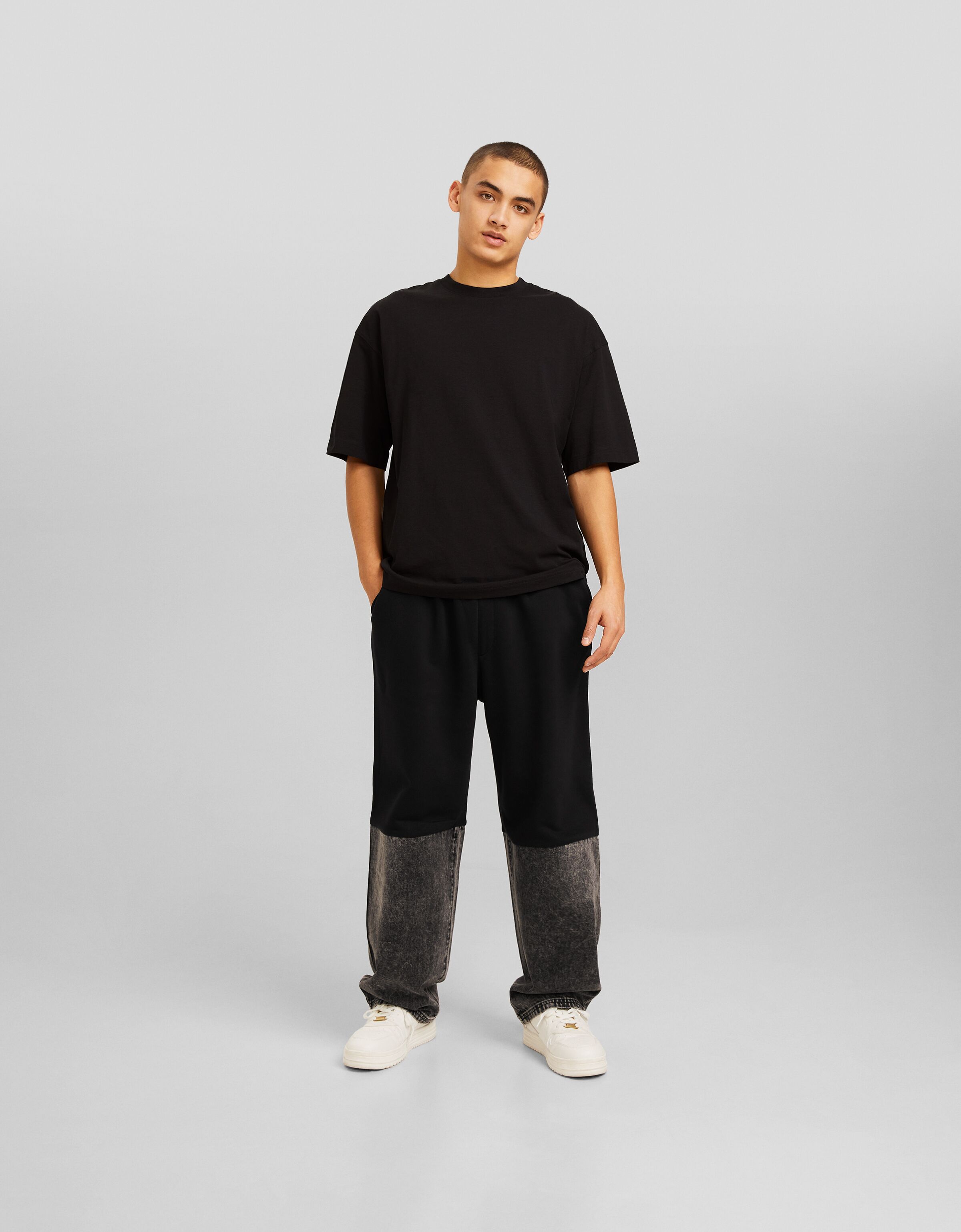 Pantalón baggy detalle felpa denim