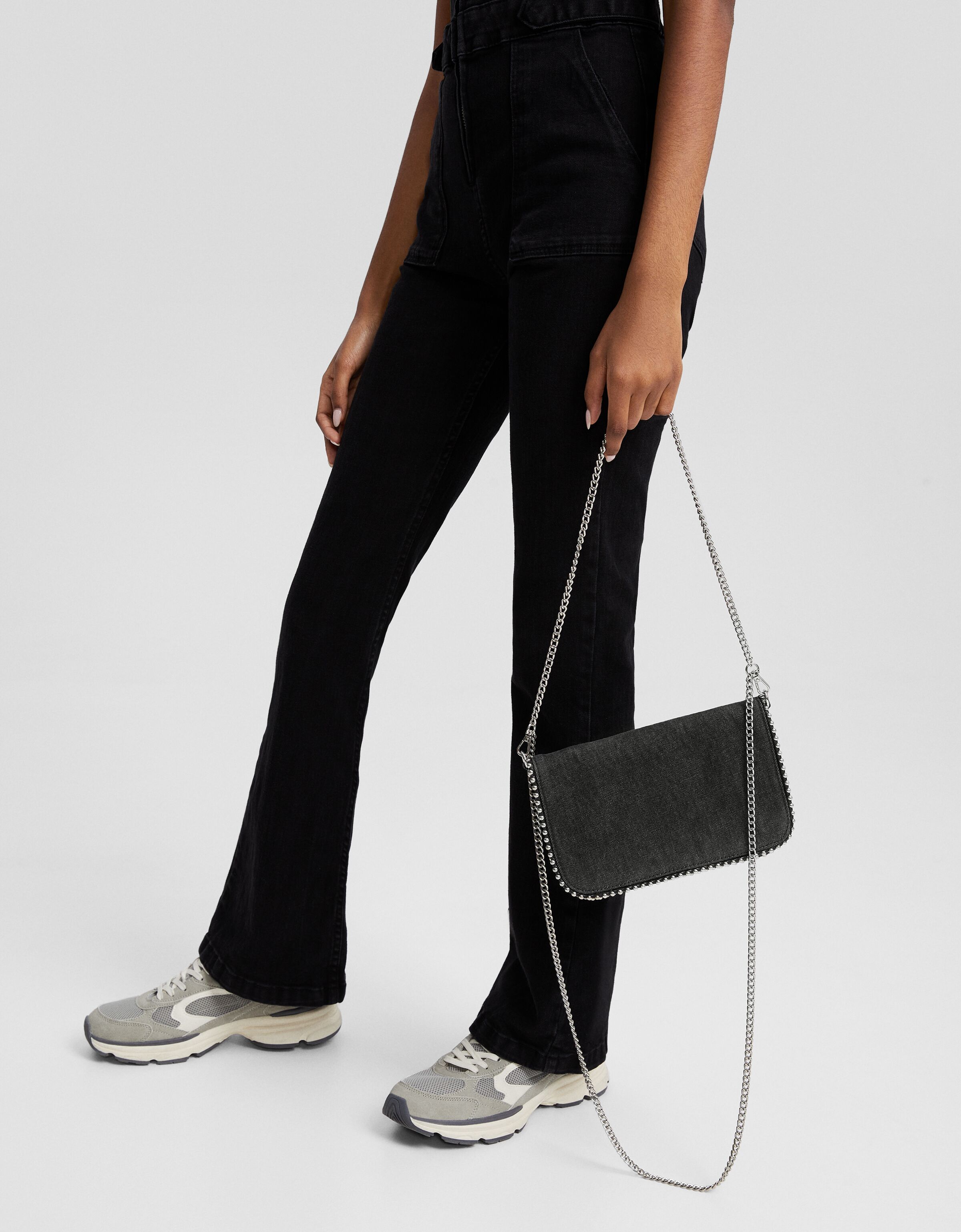 Bolso bandolera denim detalle bolitas