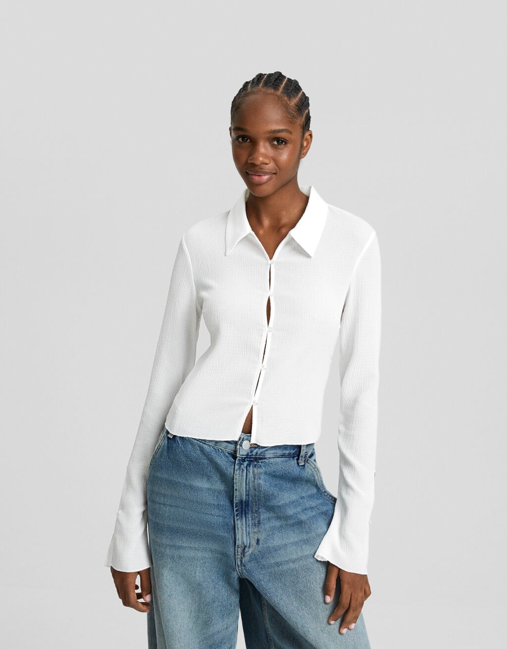 Camisa manga larga cropped ajustada gofrada