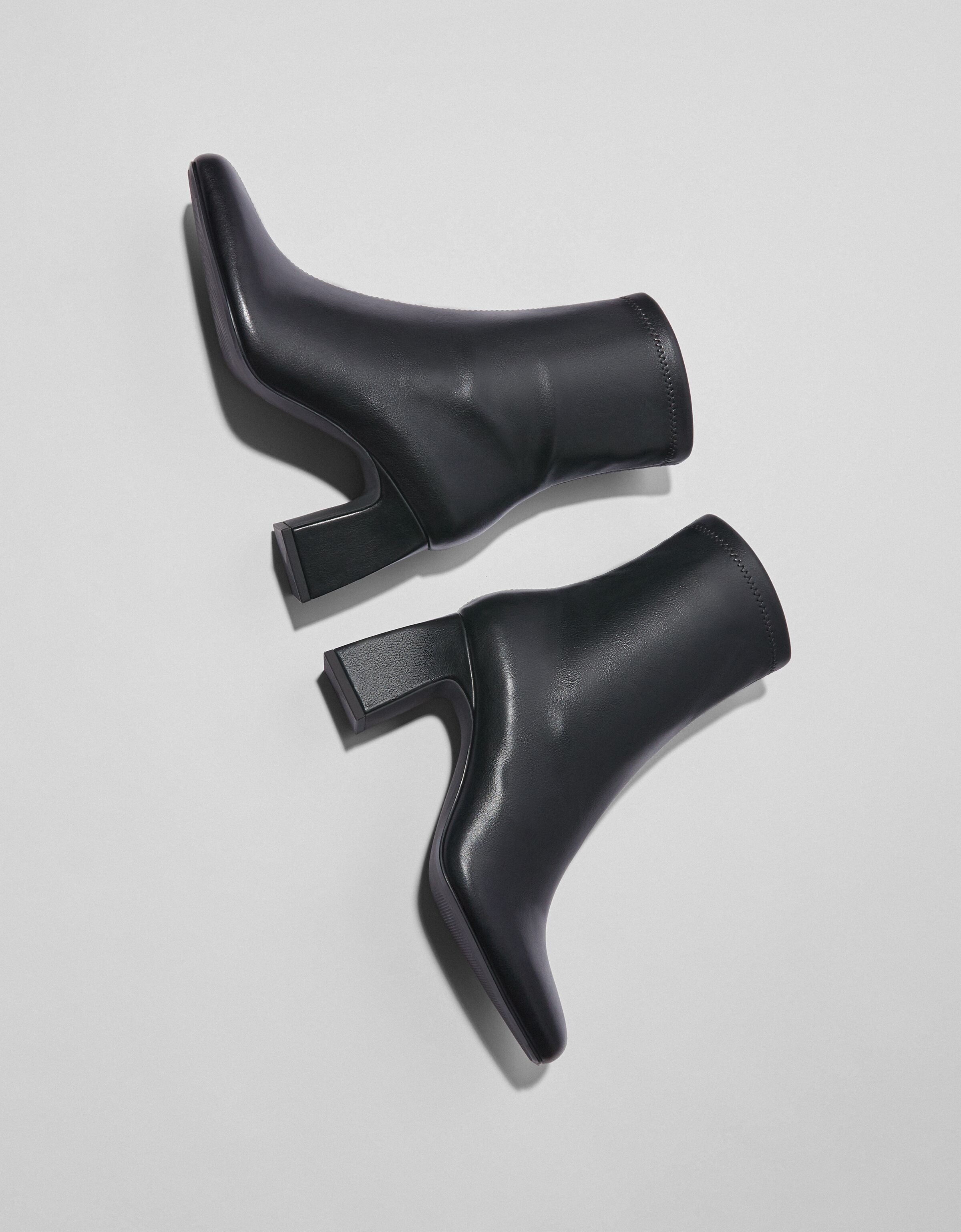 Botines de tacón ajustados
