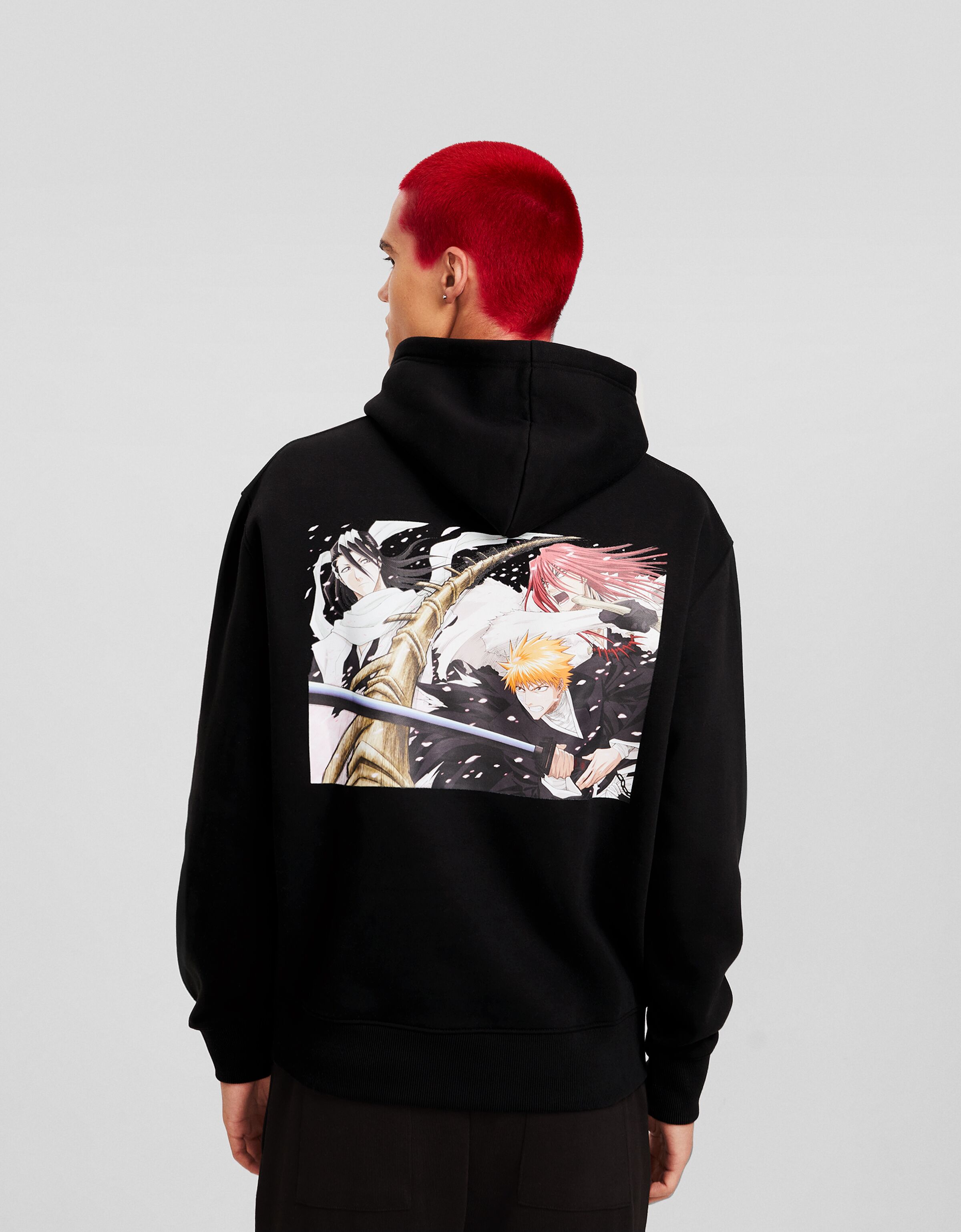 Sudadera Bleach capucha oversize print