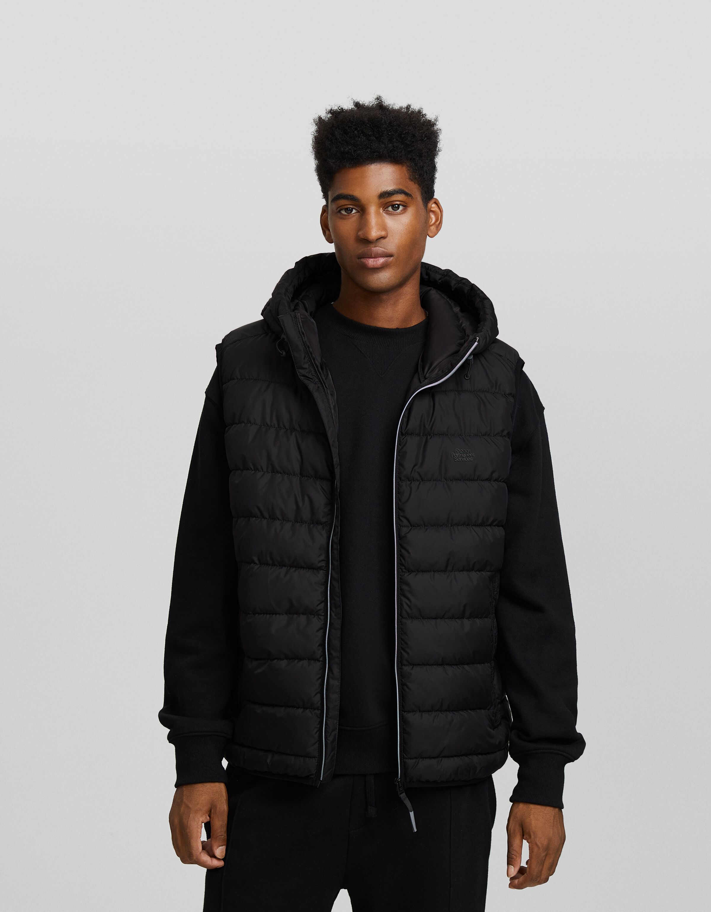 Chaleco capucha acolchado ligero