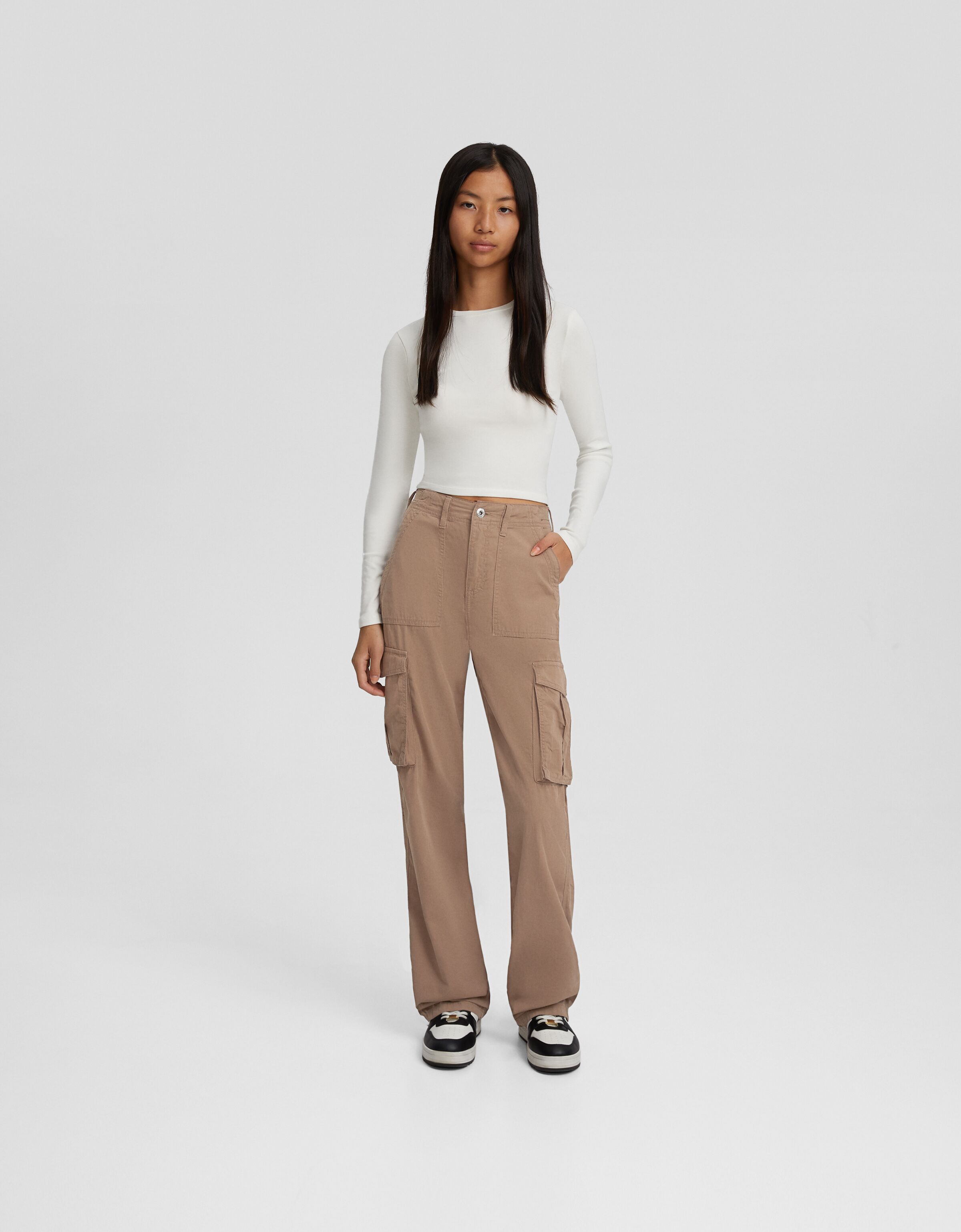 Pantalón straight cargo ajustable