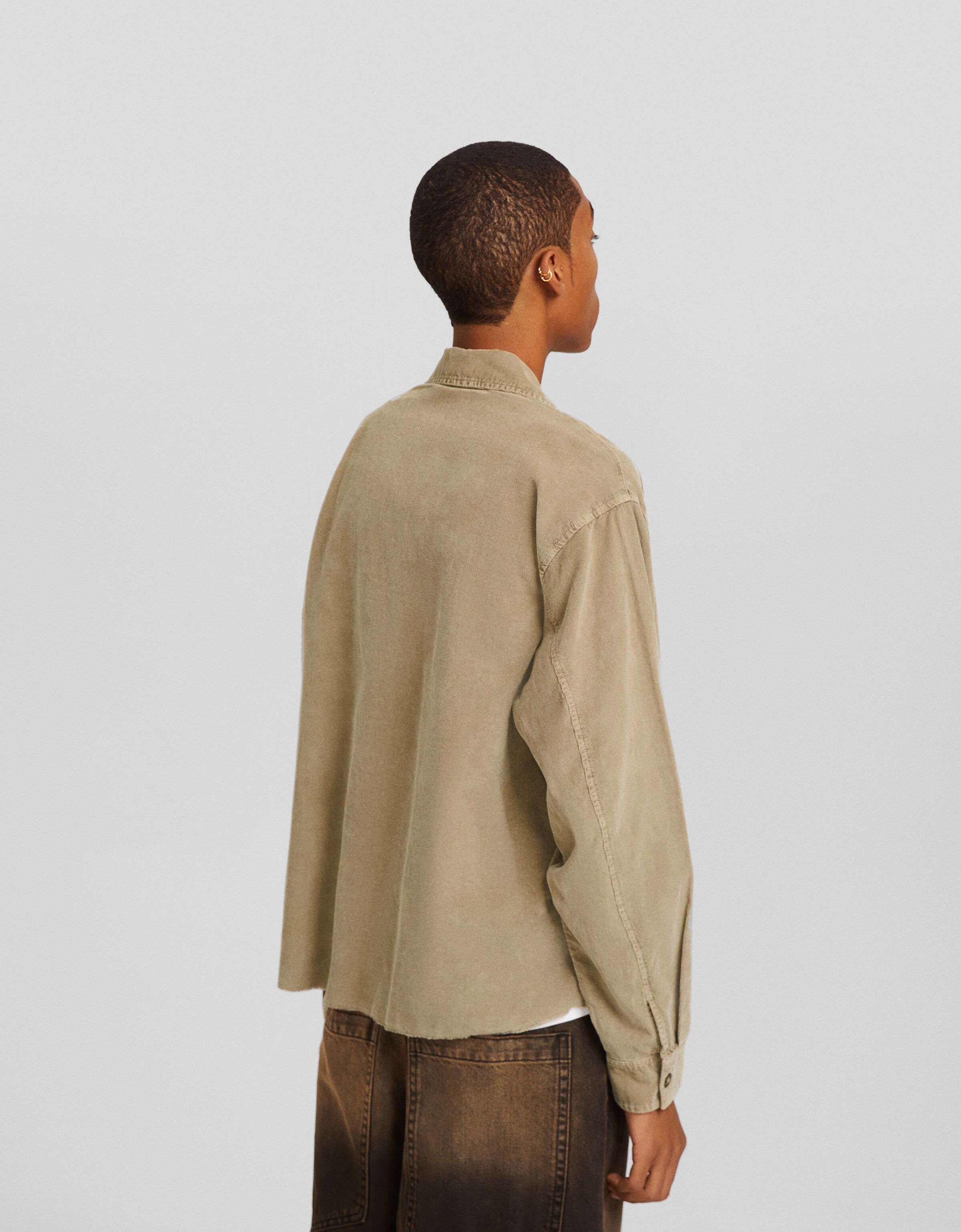 Camisa manga larga cropped pana efecto lavado