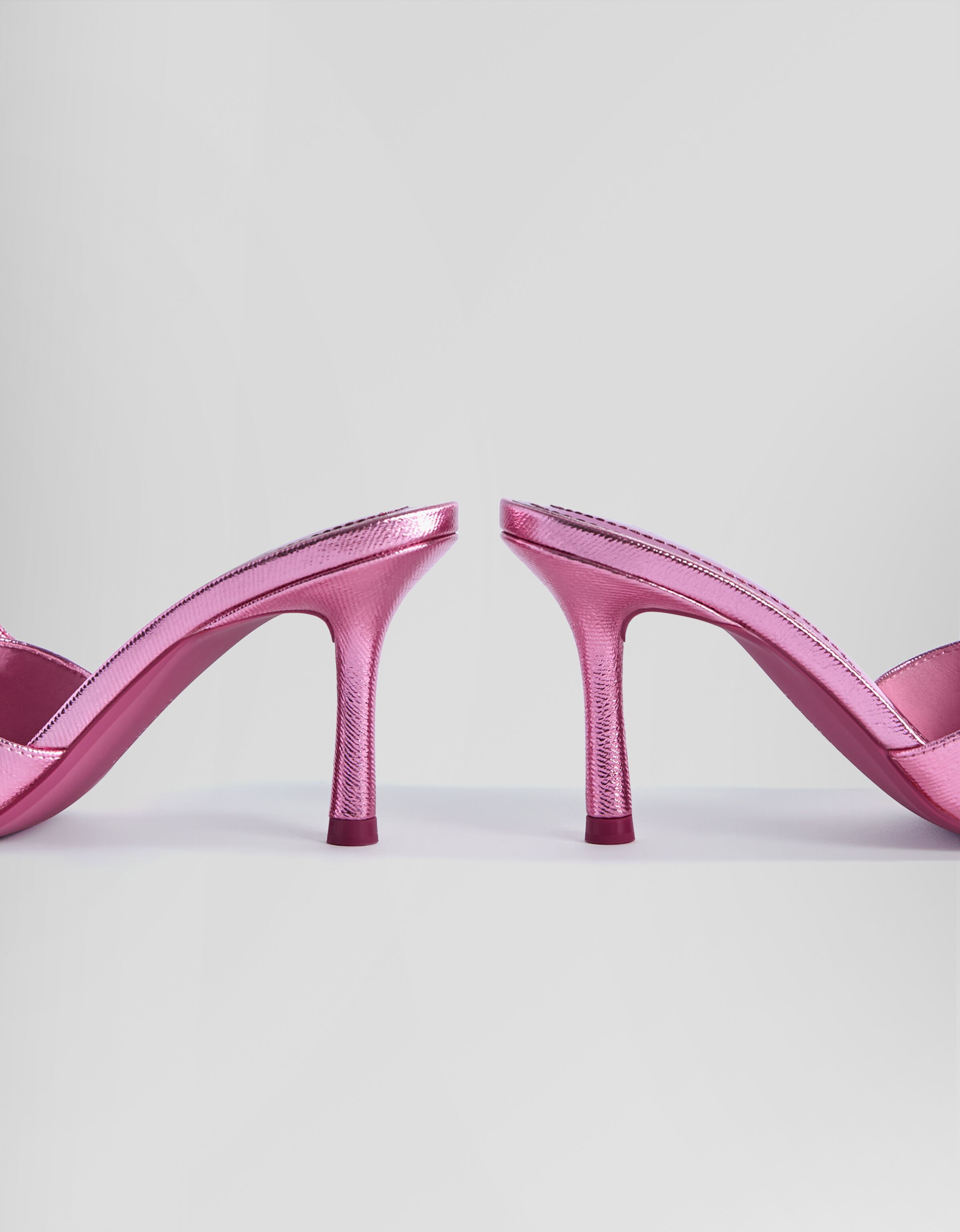 Mule tacón lazo metalizada