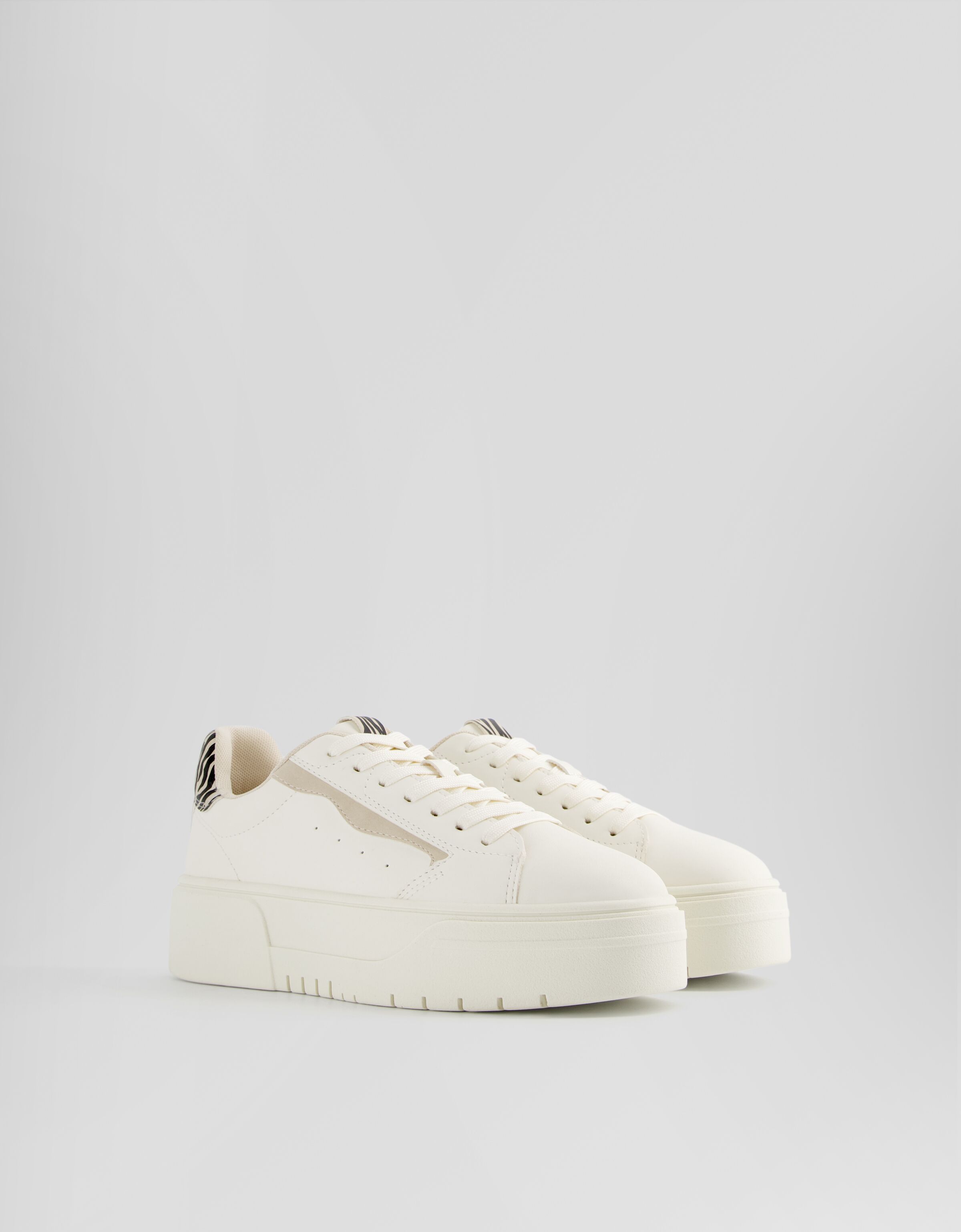 Zapatillas plataforma detalles print animal