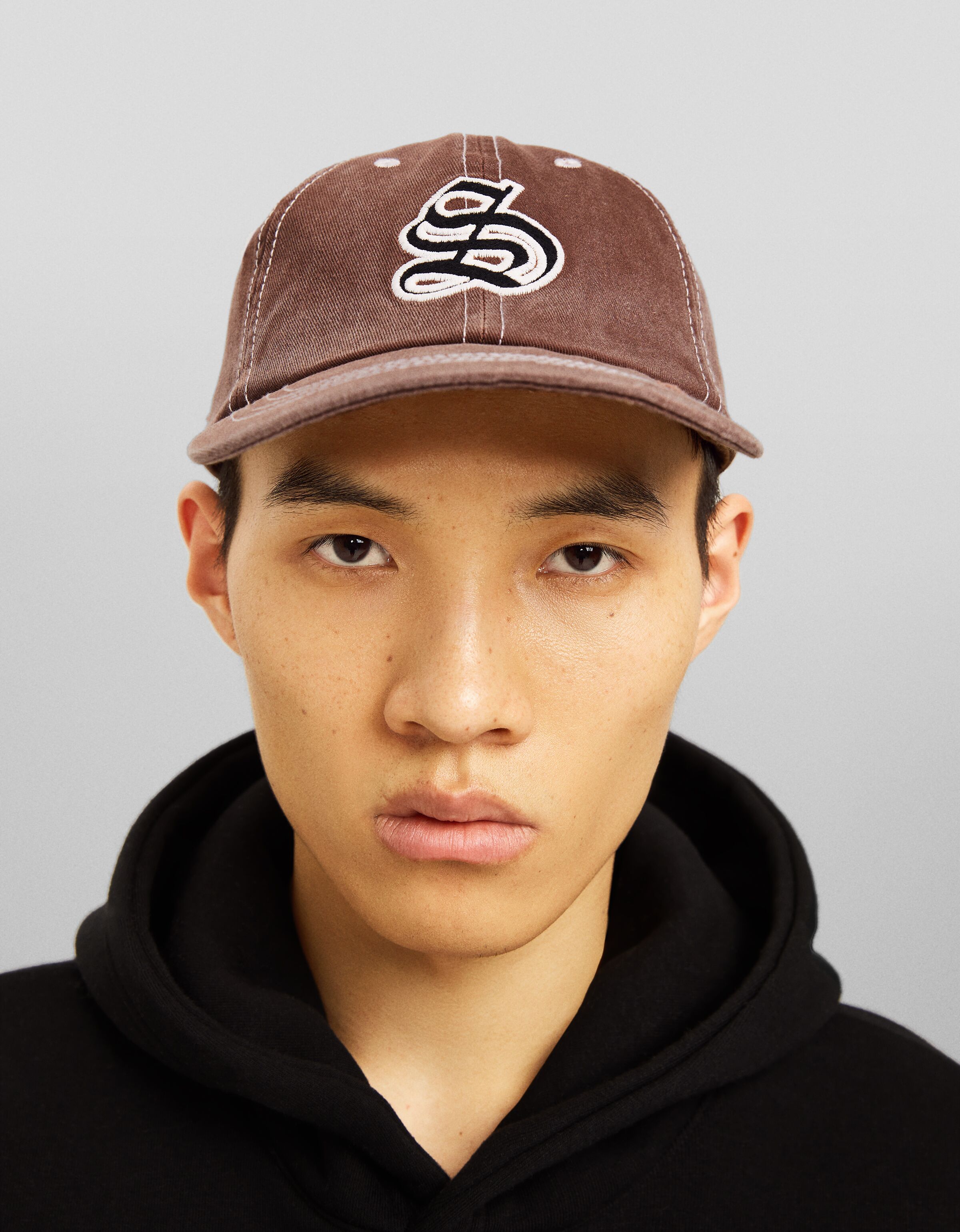 Gorra efecto lavado bordado