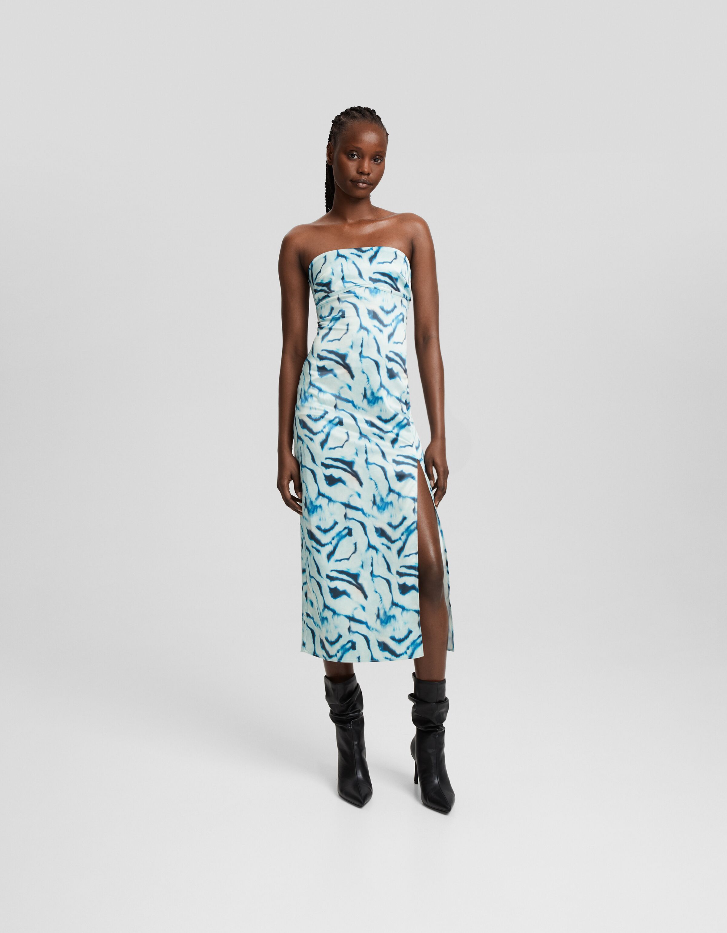 Vestido midi bandeau satinado lazada espalda