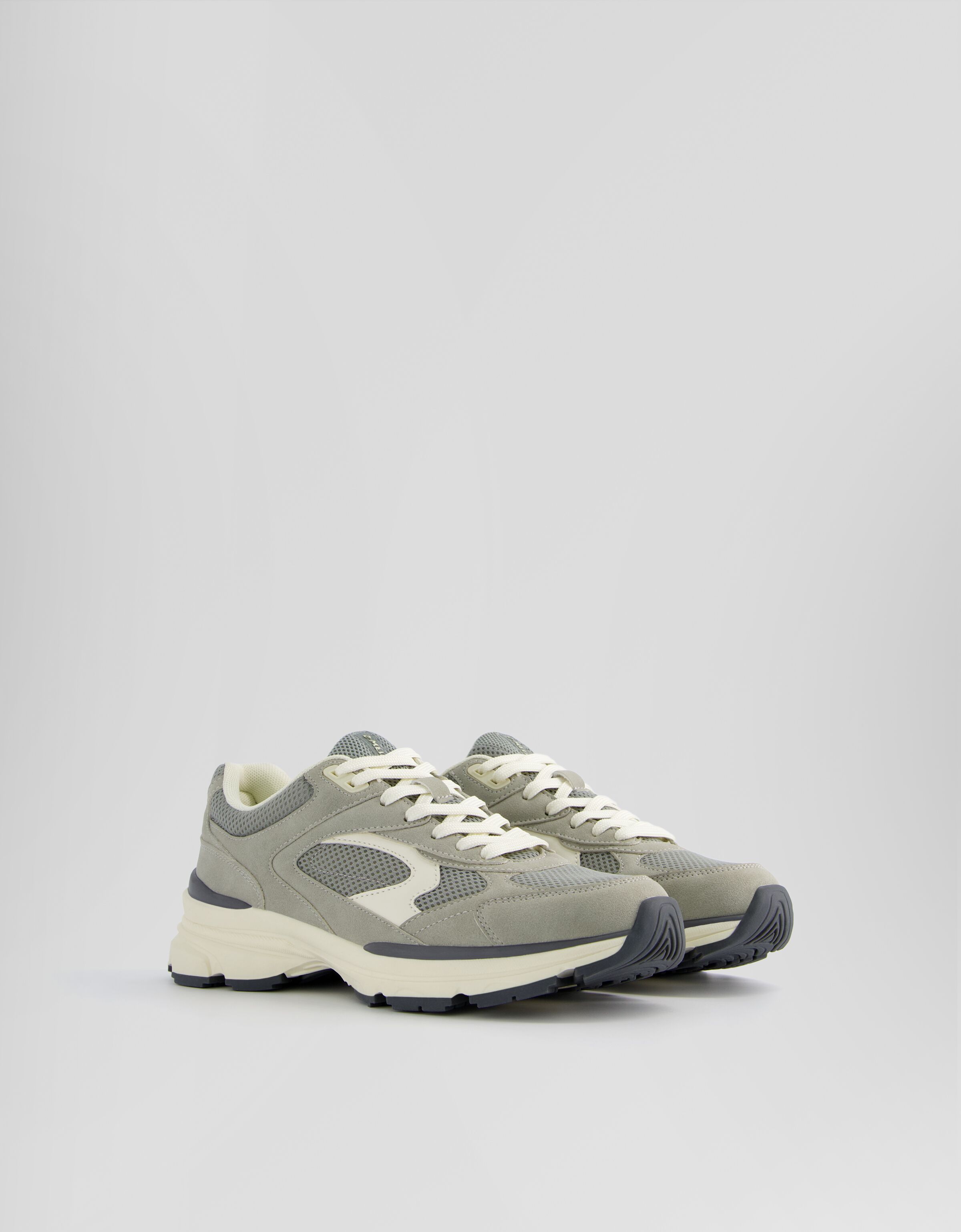 Zapatillas combinadas rejilla