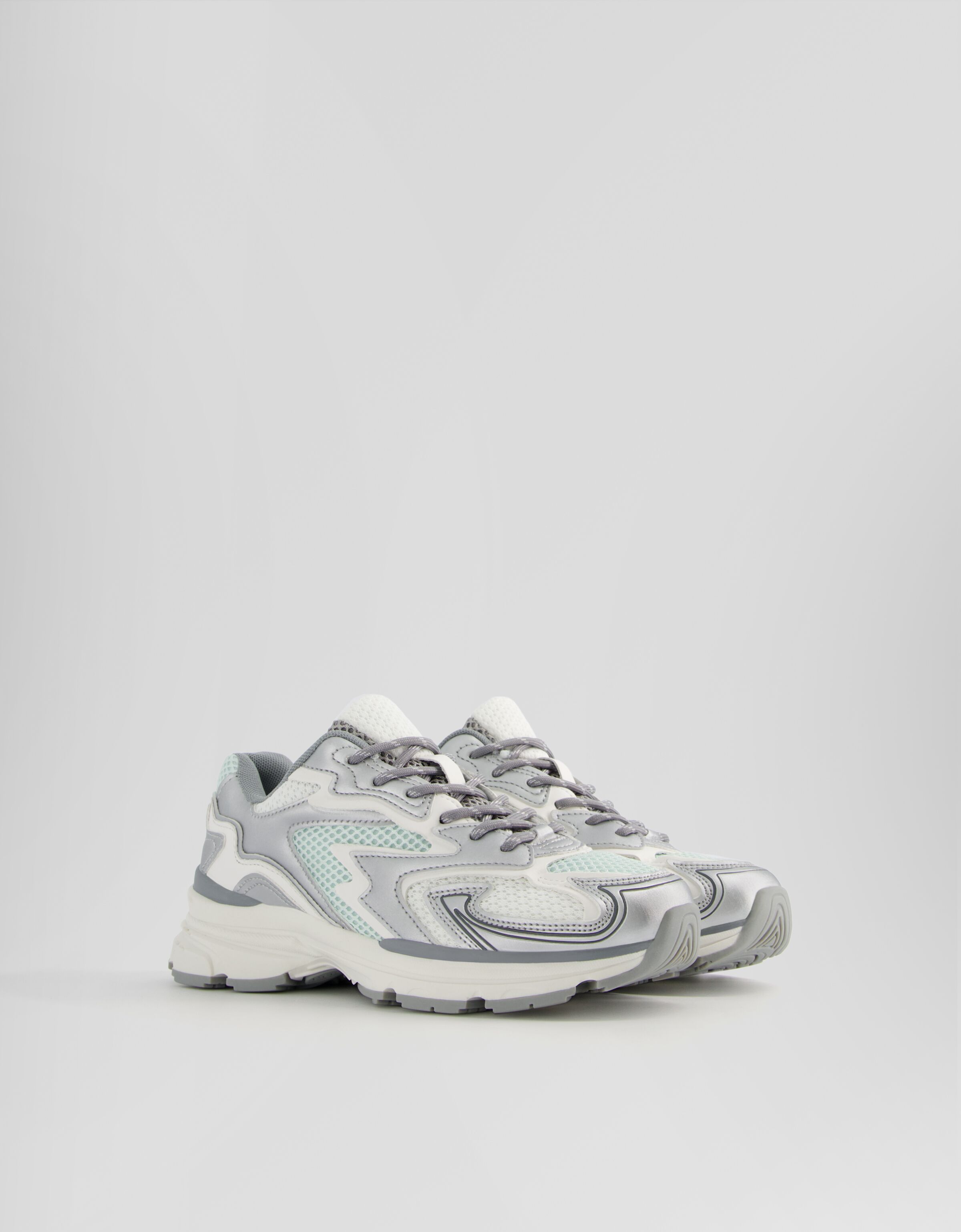 Zapatillas combinadas rejilla detalles metalizados