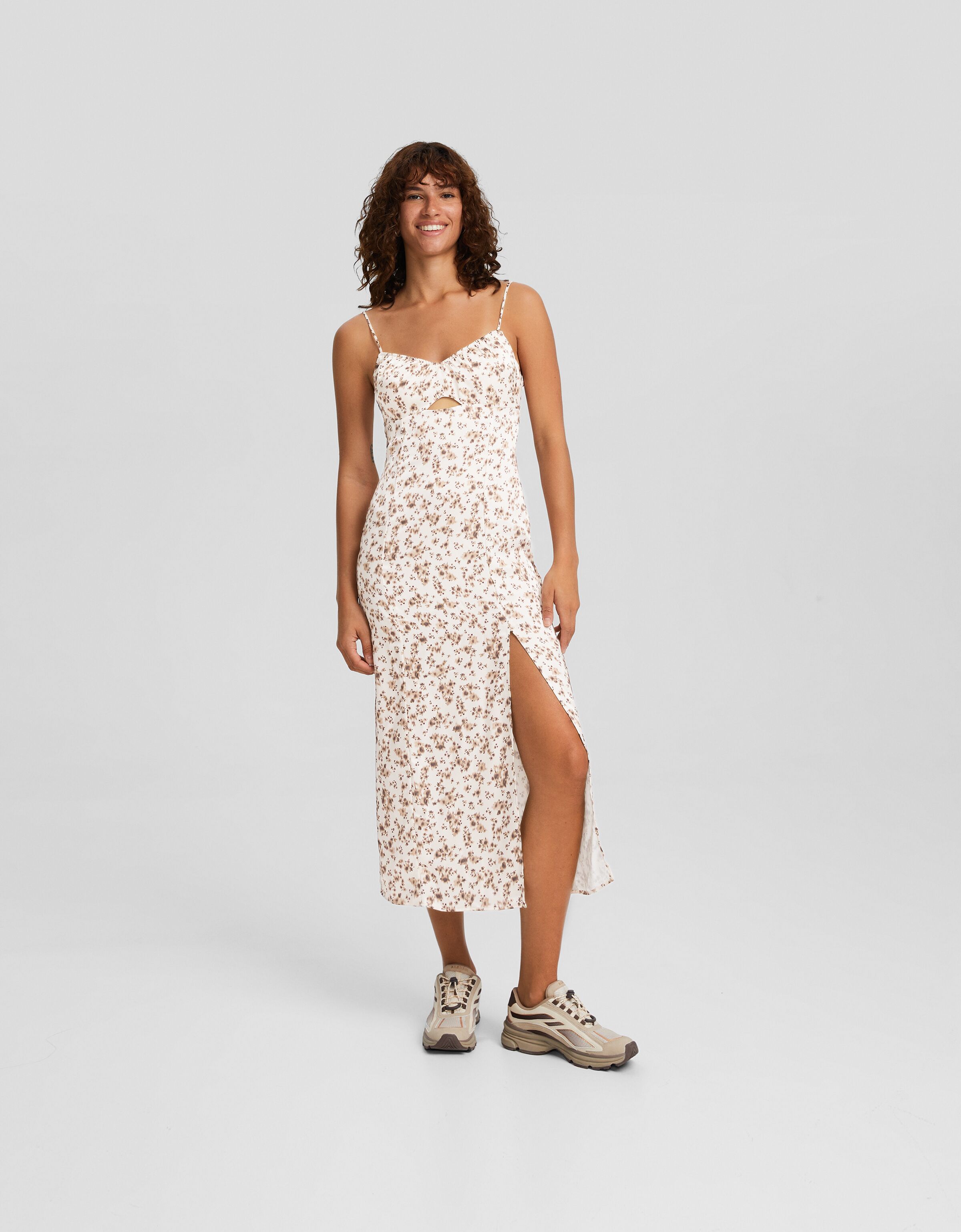 Vestido midi tirantes satinado cut out