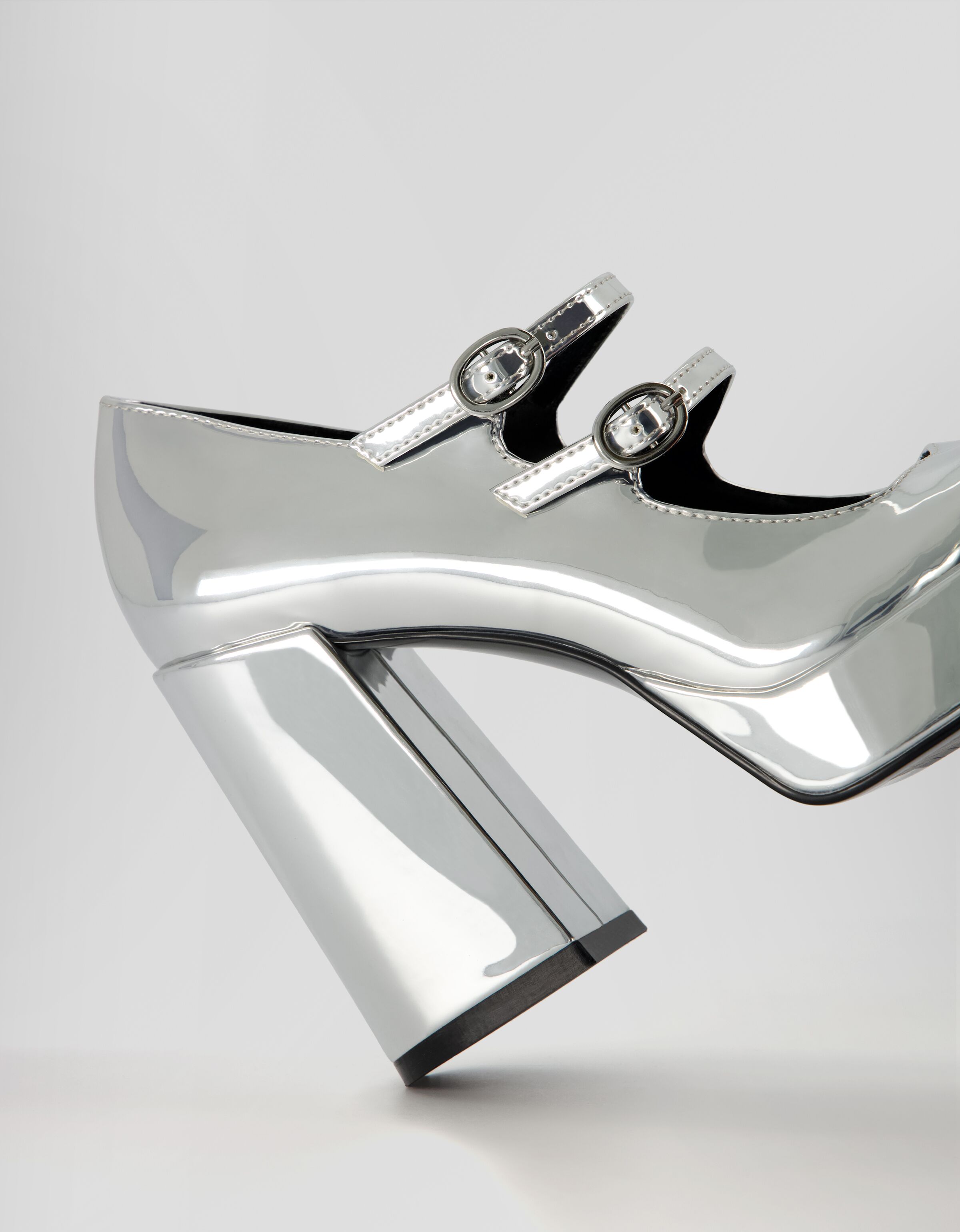 Zapato tacón plataforma pulsera metalizado