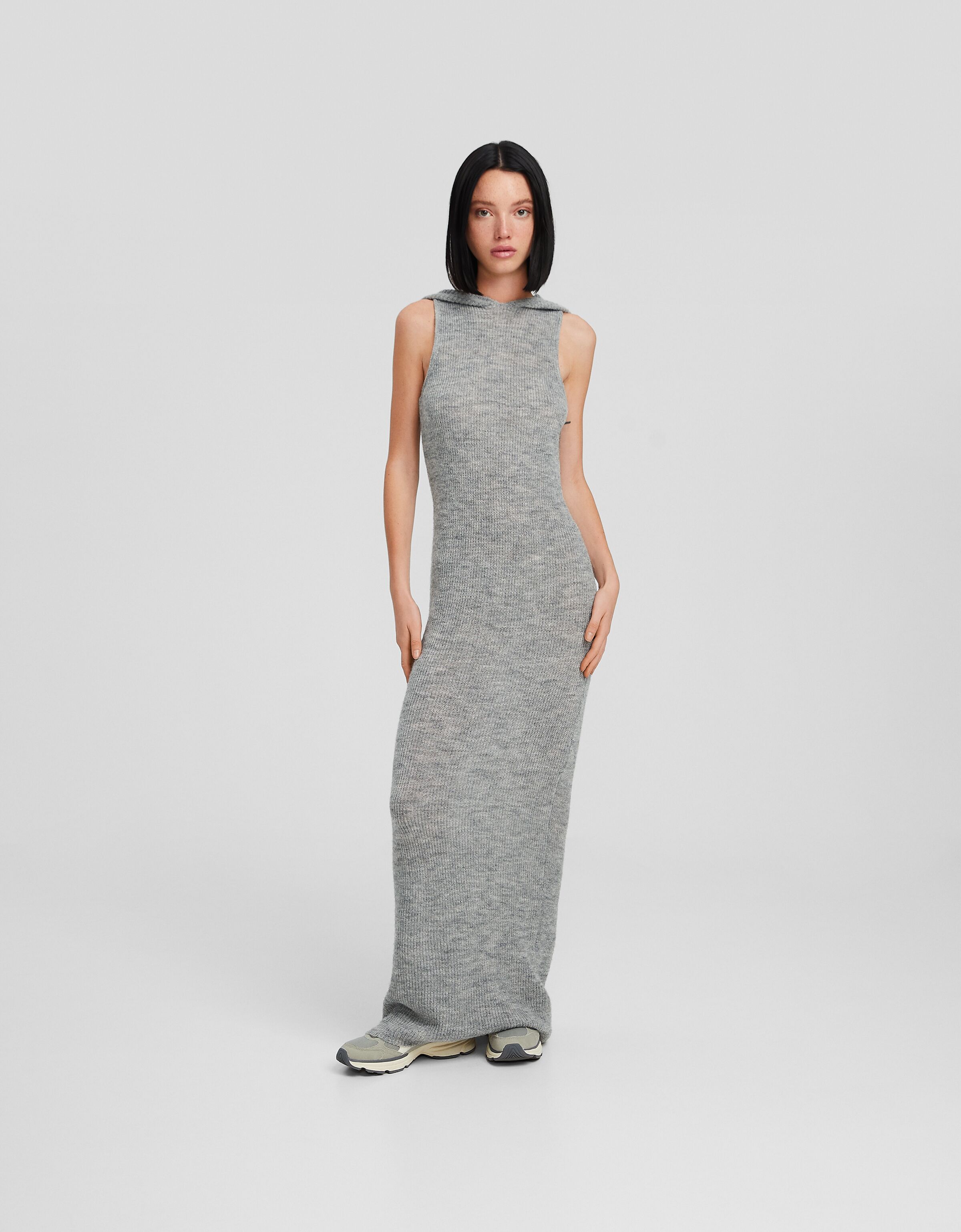 Vestido midi capucha punto