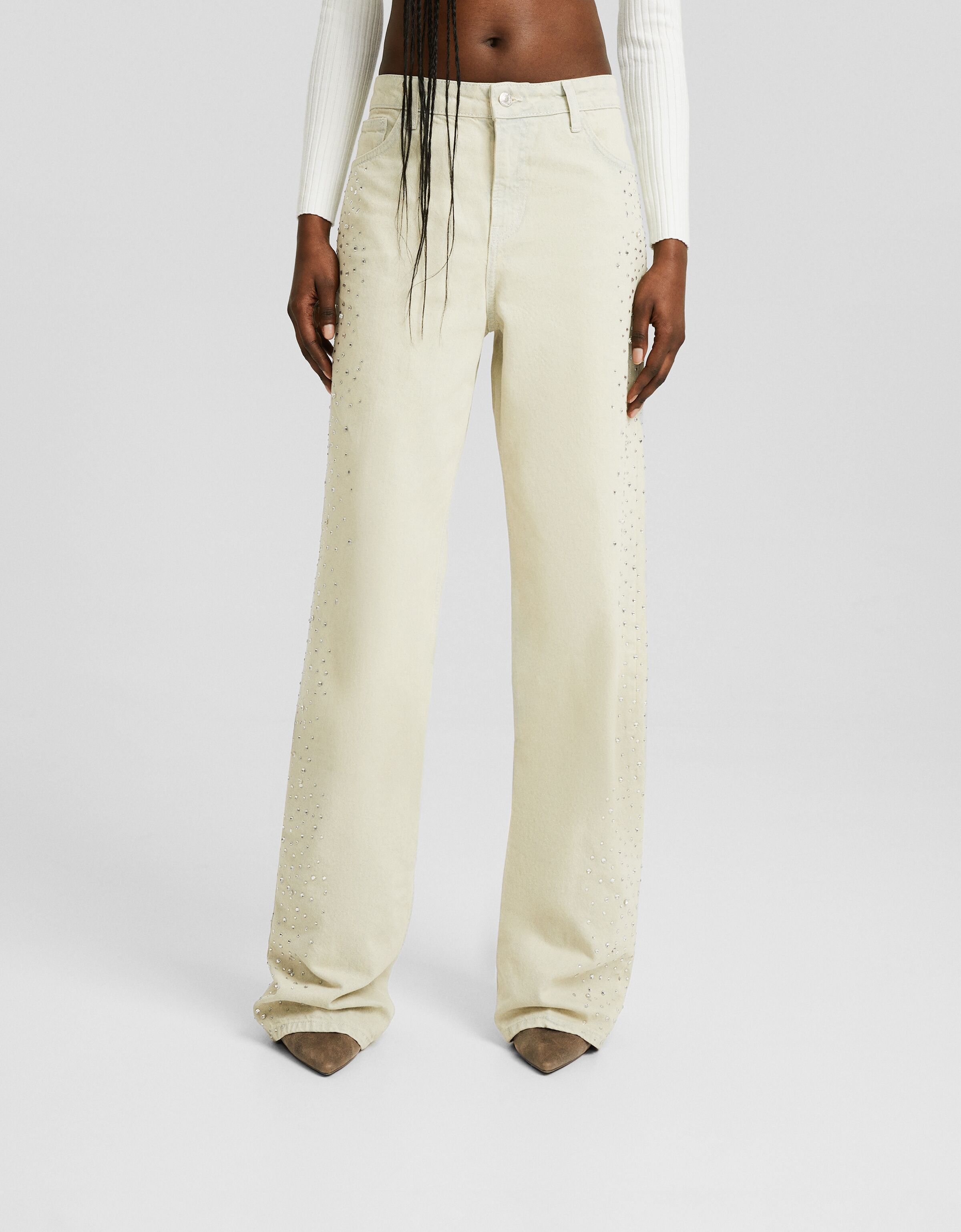 Jeans baggy efecto lavado strass