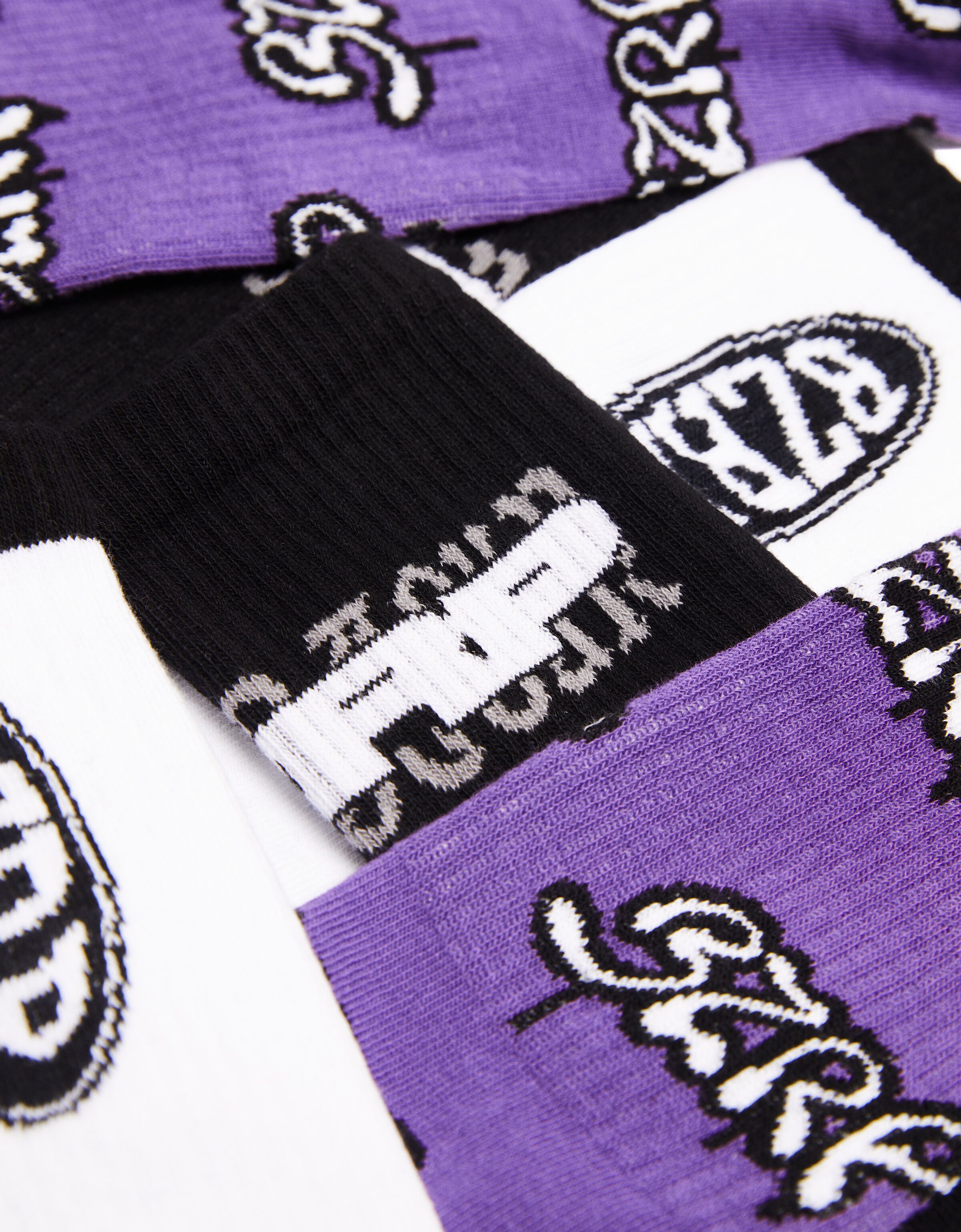 Pack 3 calcetines BERSHKA ft. BIZARRAP