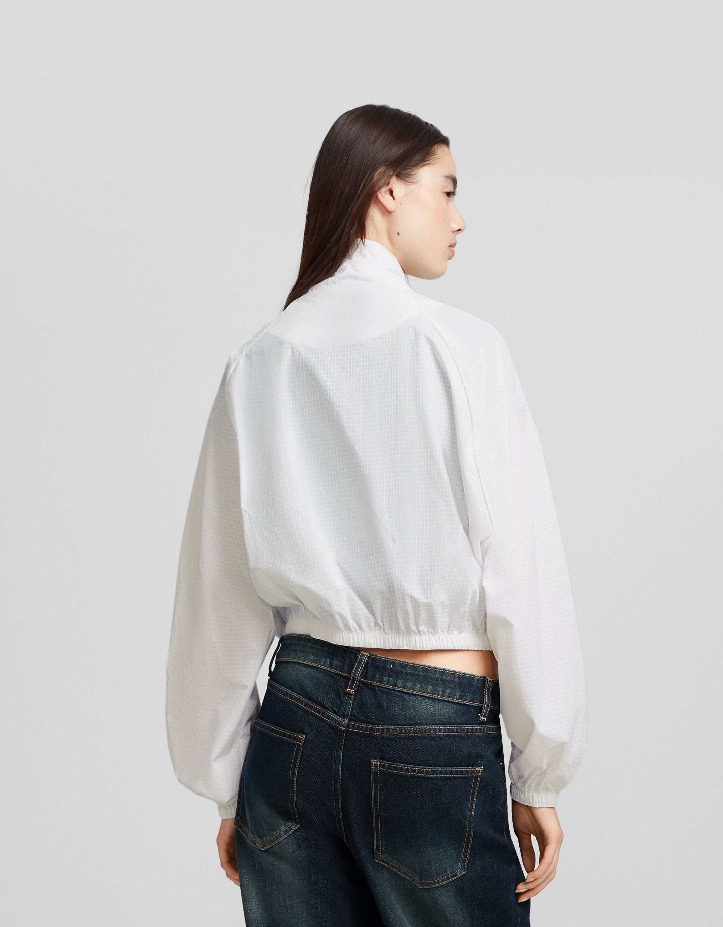 Cazadora cropped nylon estructura ripstop