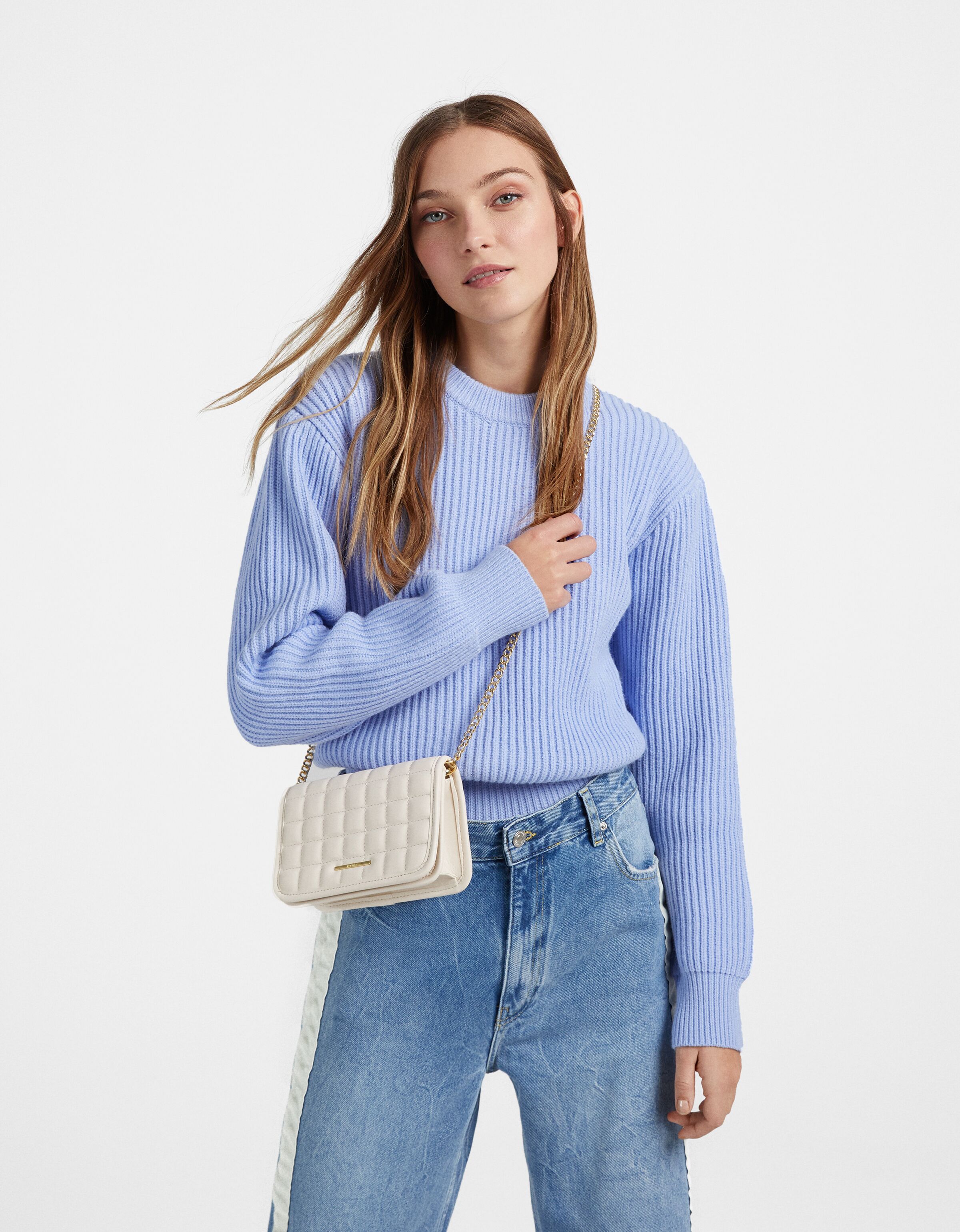 Bolso bandolera multiposición acolchado cadena