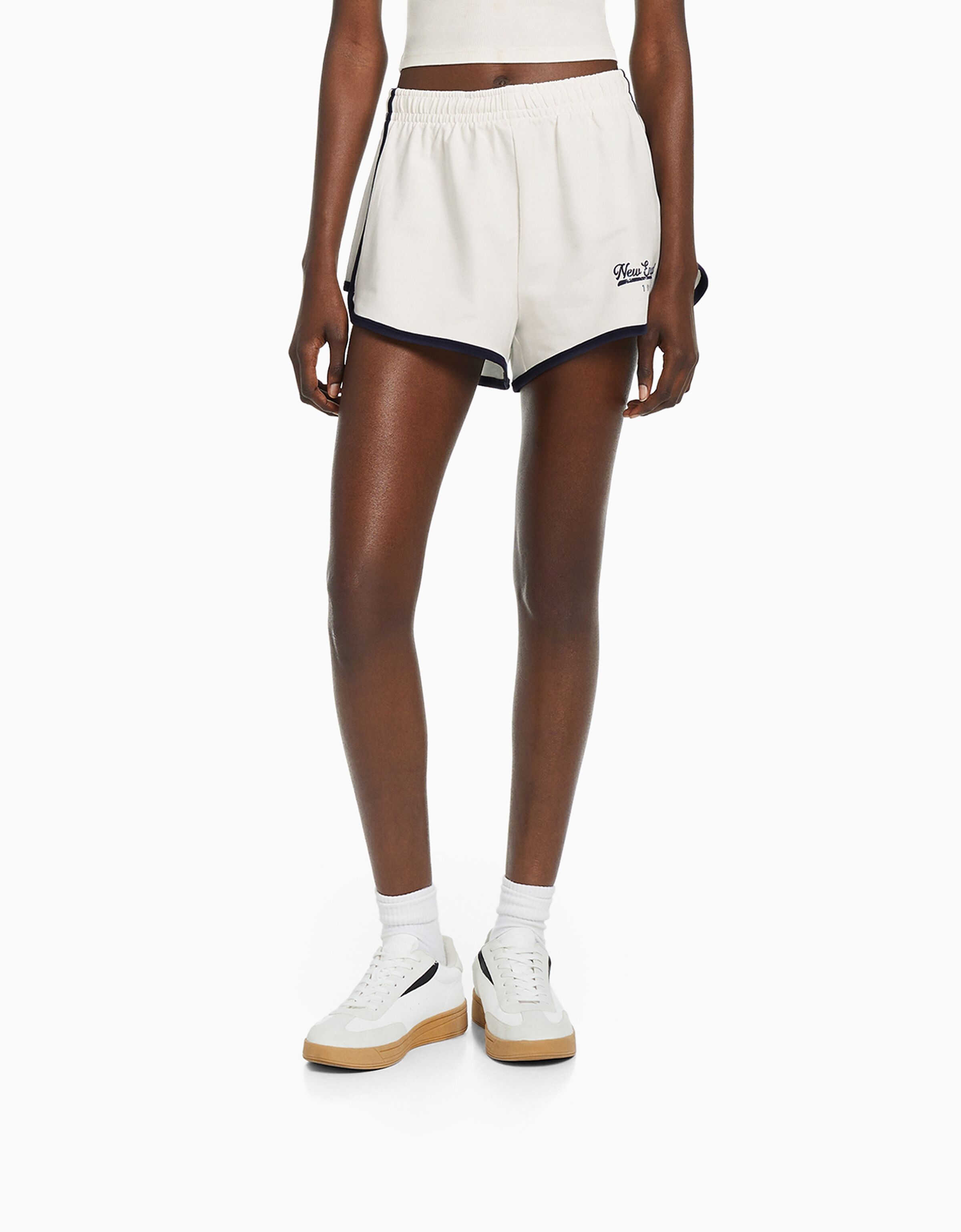 Short felpa contraste