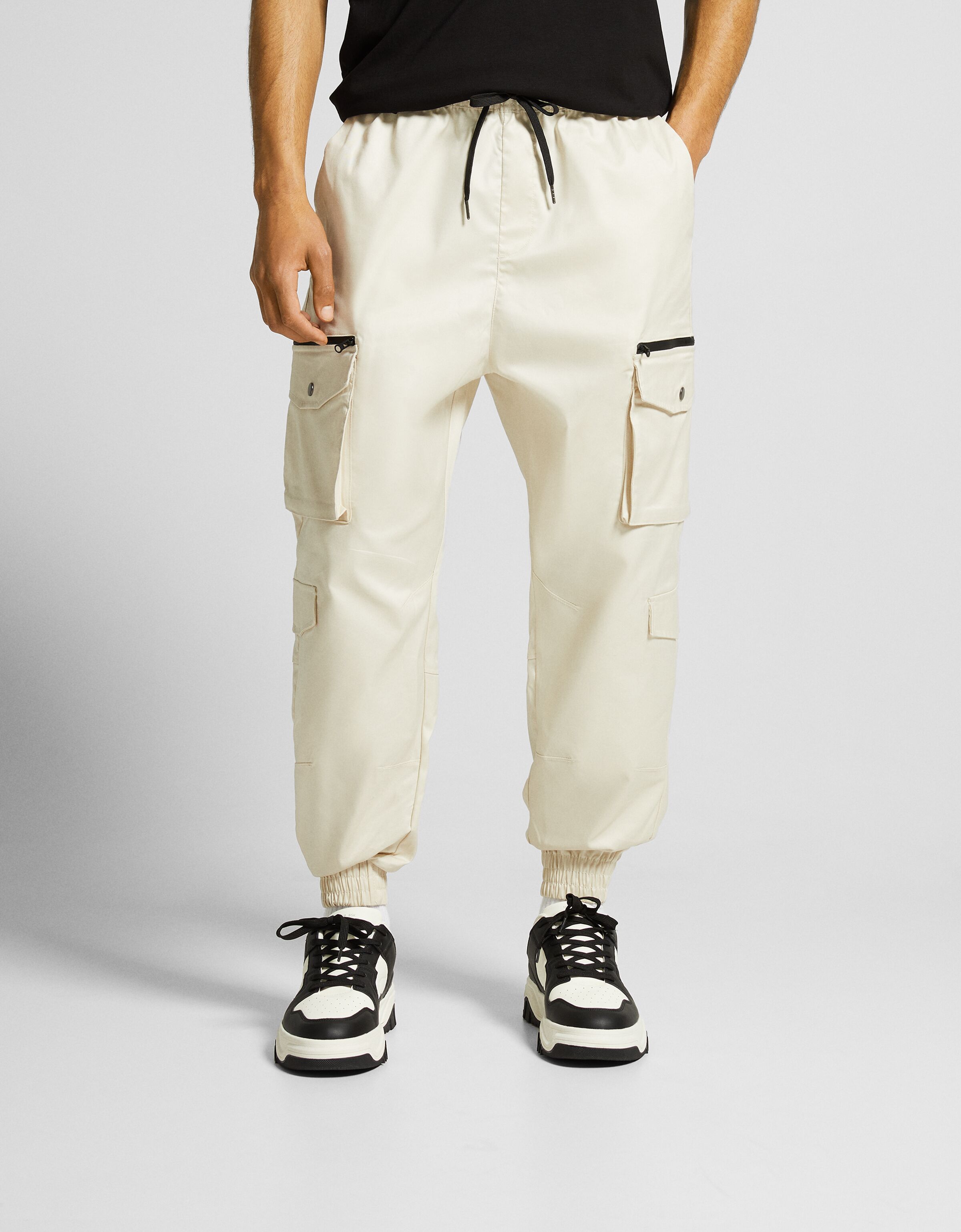 Pantalón jogger multicargo
