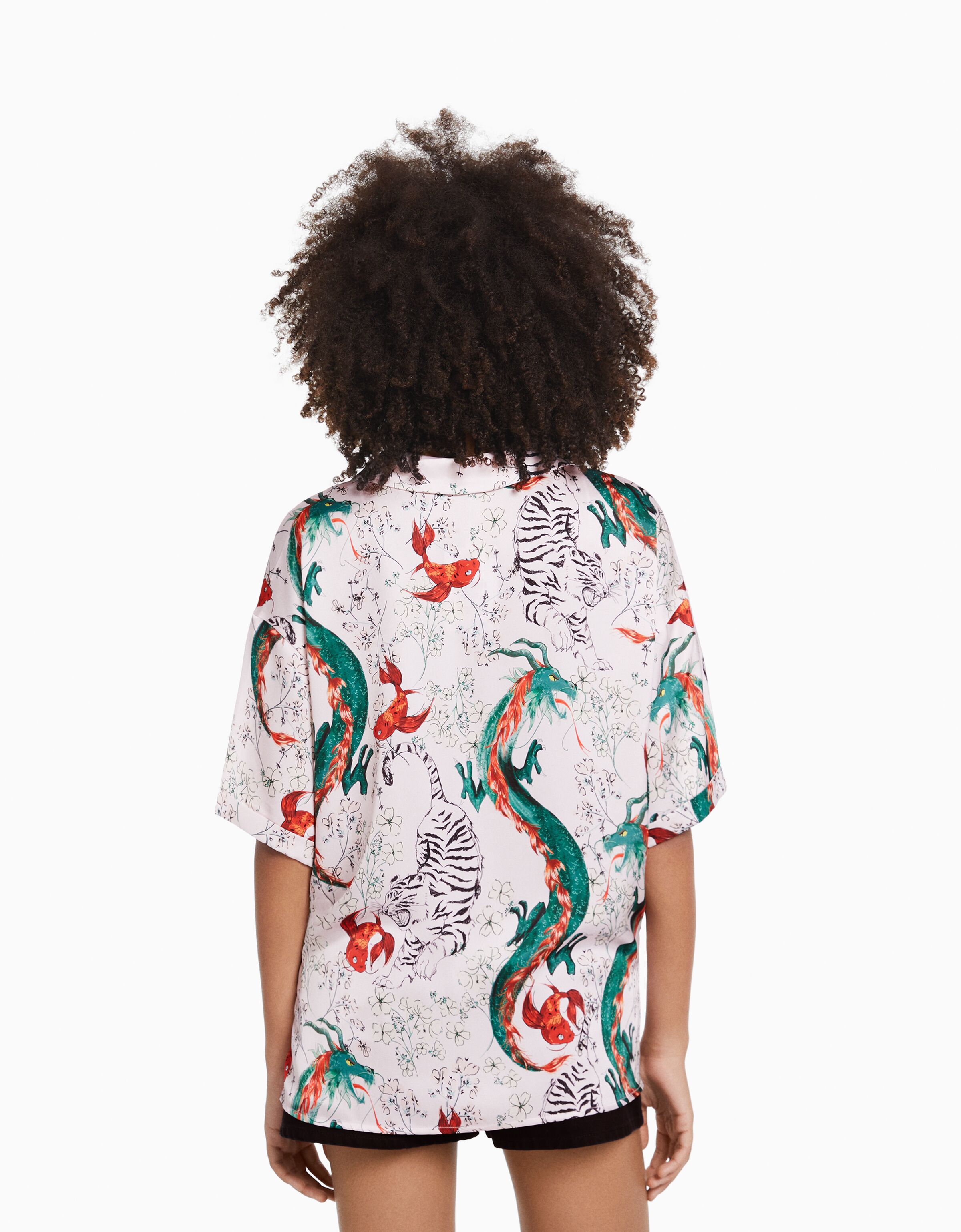 Camisa manga corta oversize satinada print