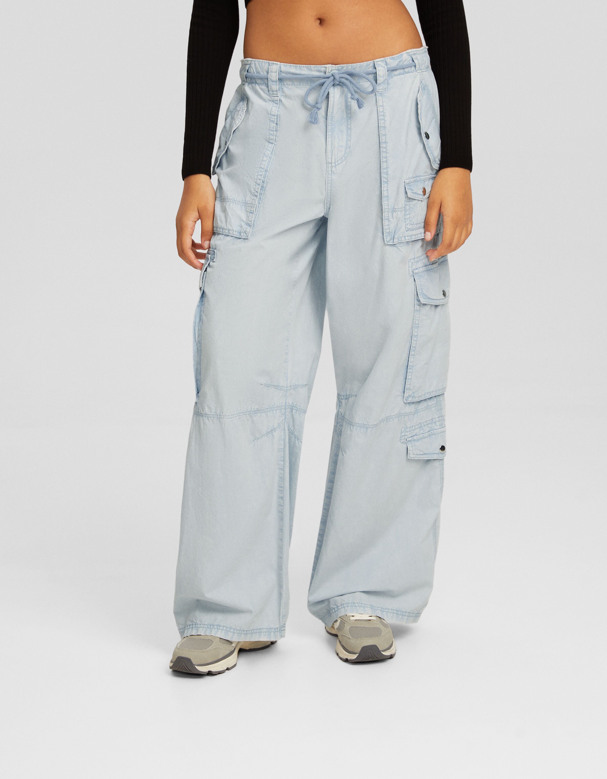 Pantalón straight multipocket efecto lavado