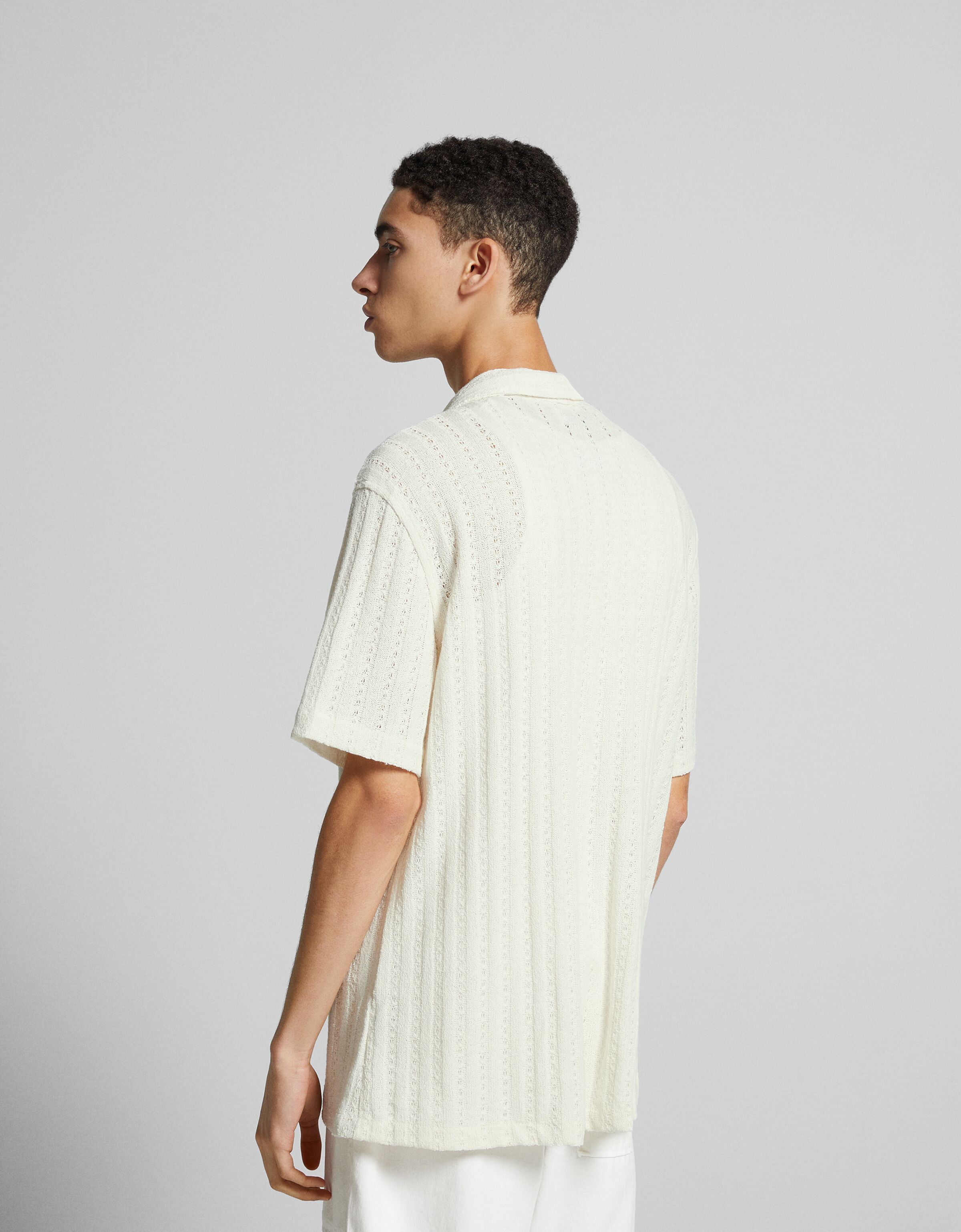 Camisa manga corta jacquard calados