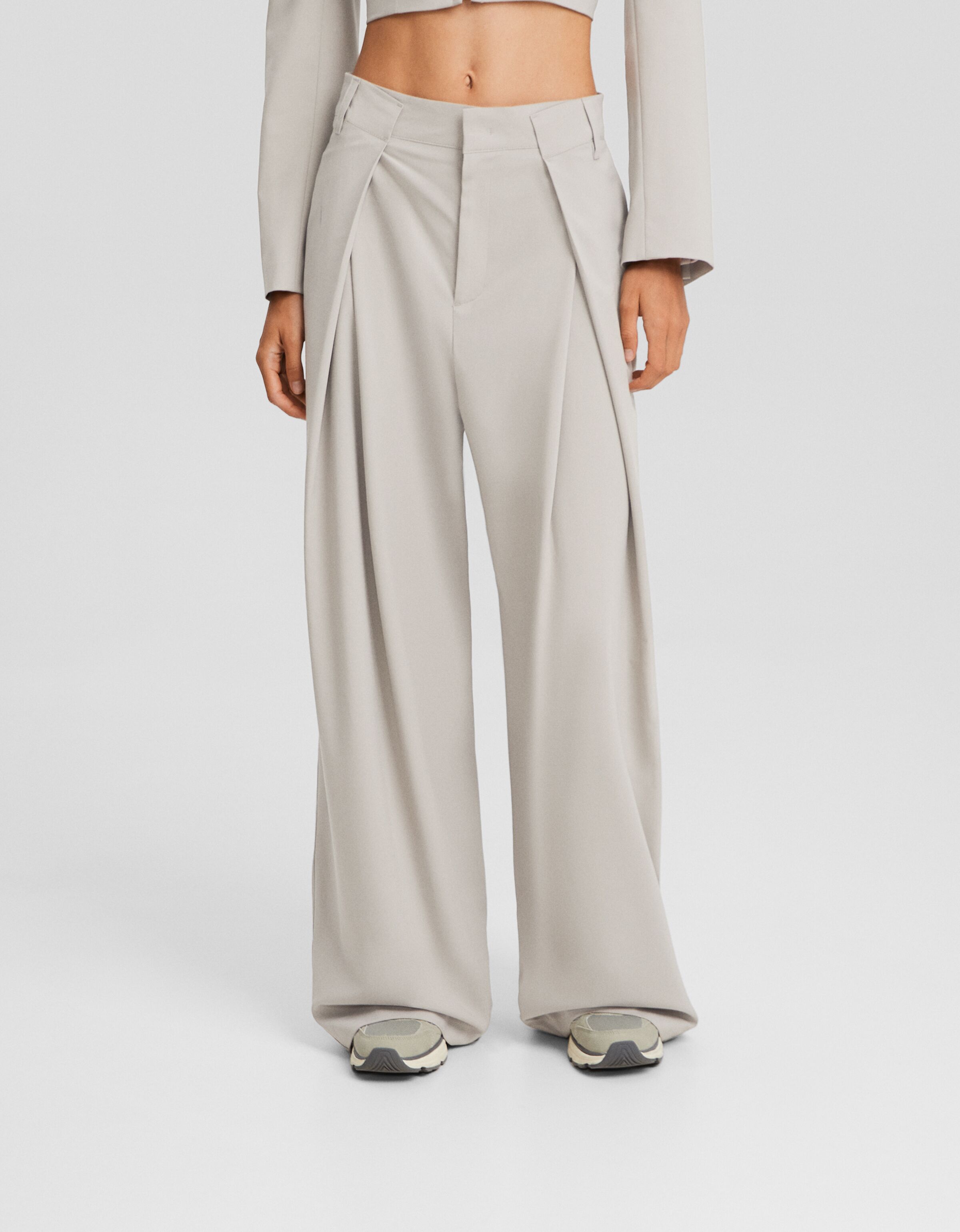 Pantalón wide leg pliegues