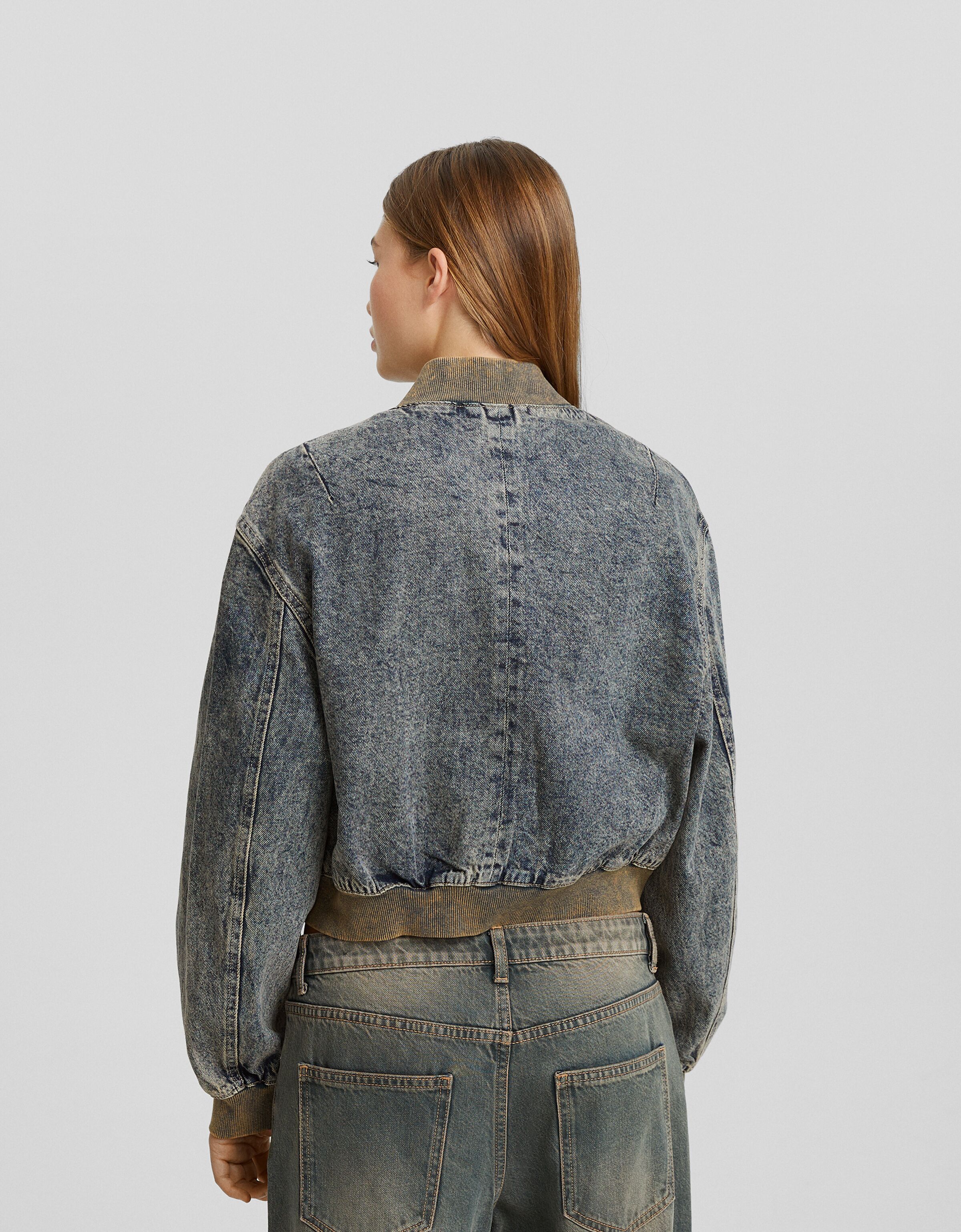Cazadora denim cropped