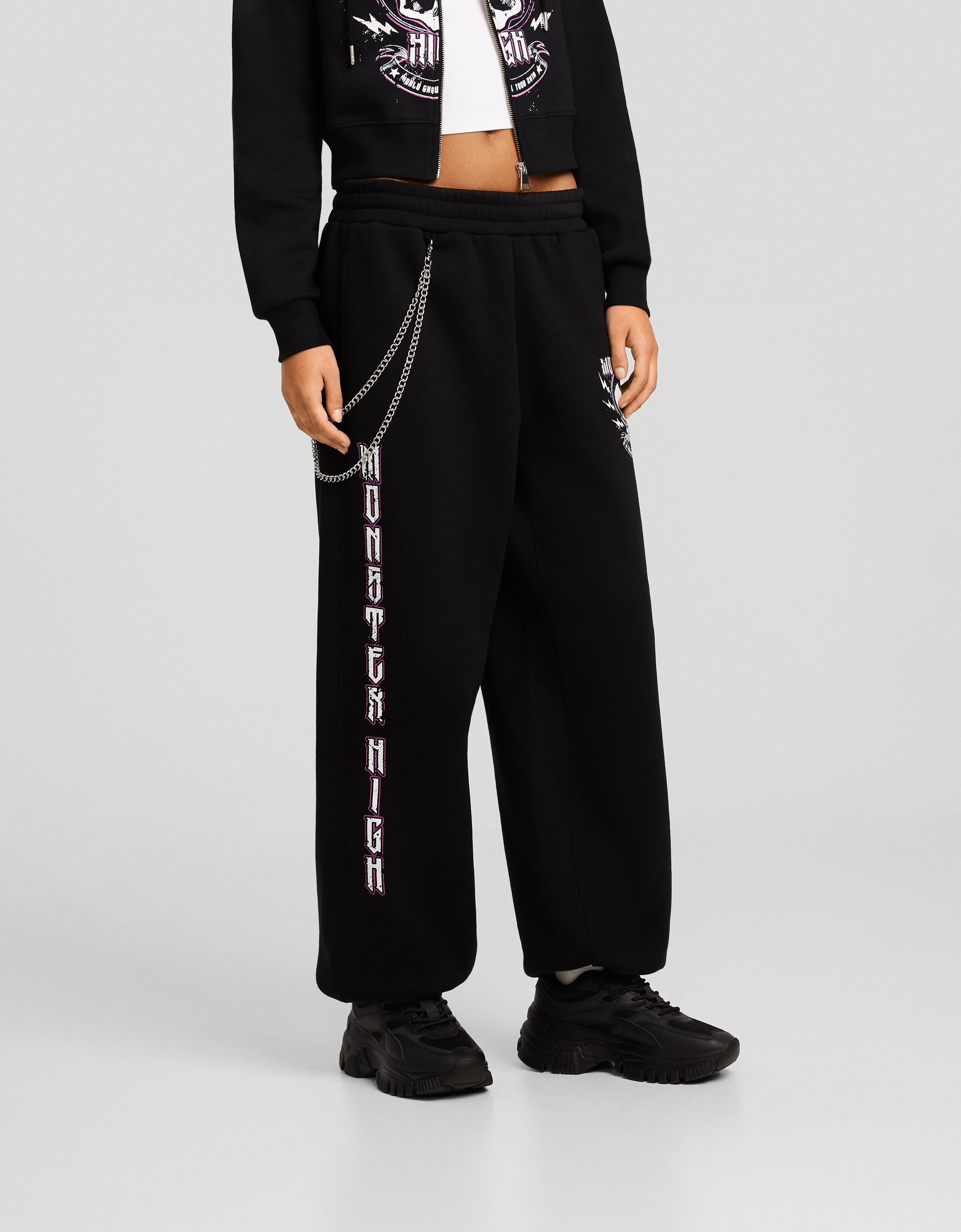 Pantalón Monster High jogger felpa cadena
