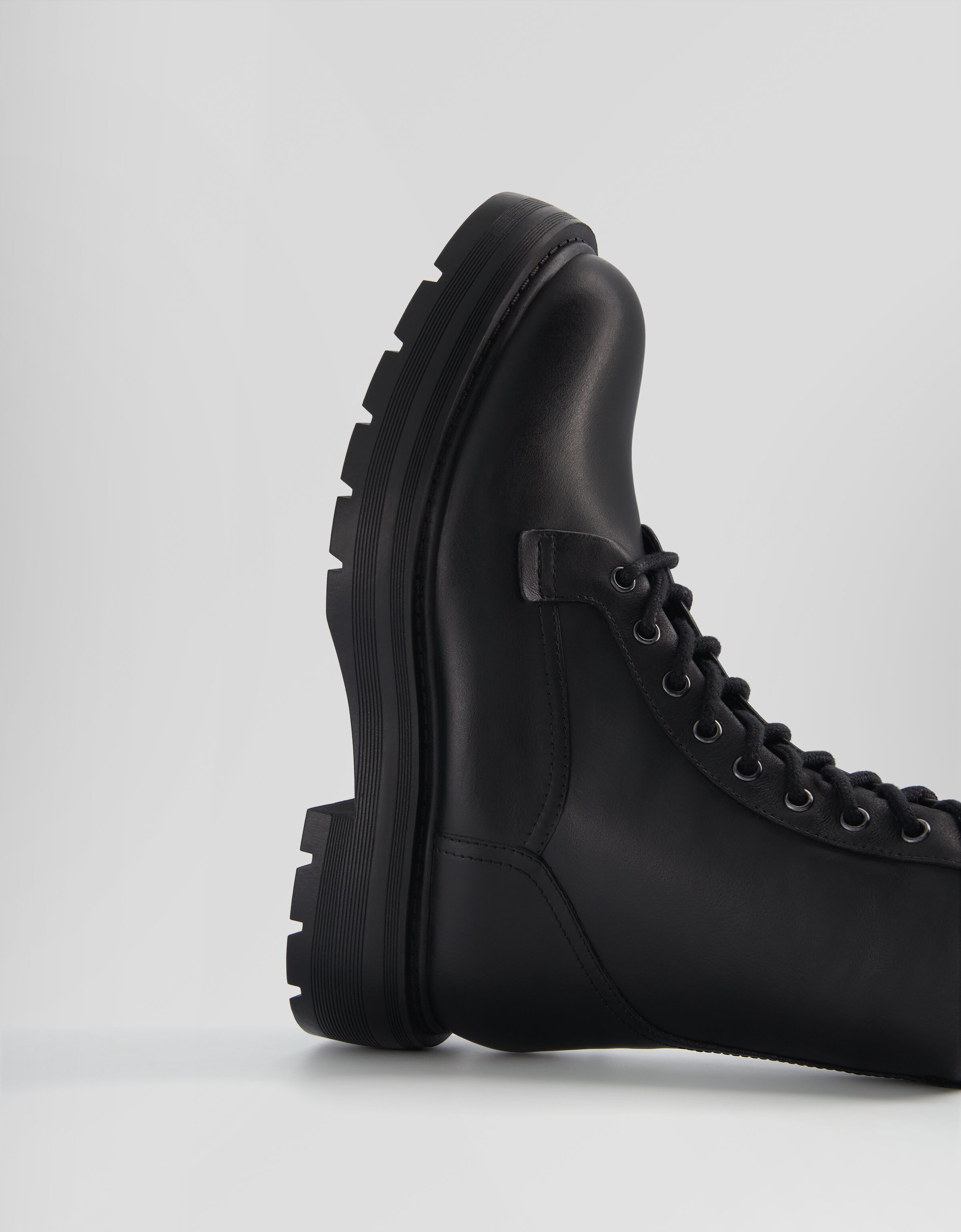 Botines planos PIEL acordonados