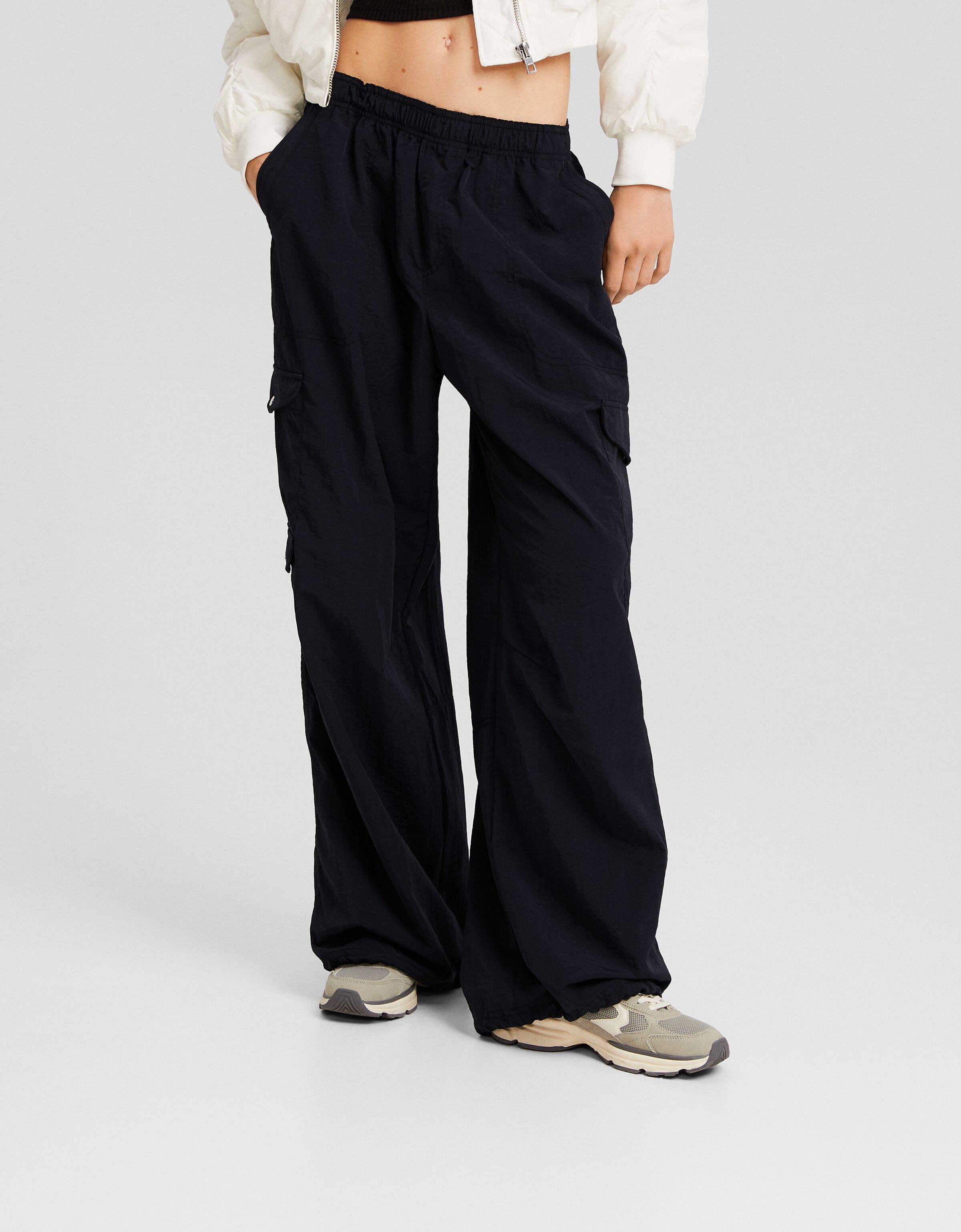 Pantalón parachute nylon bolsillos