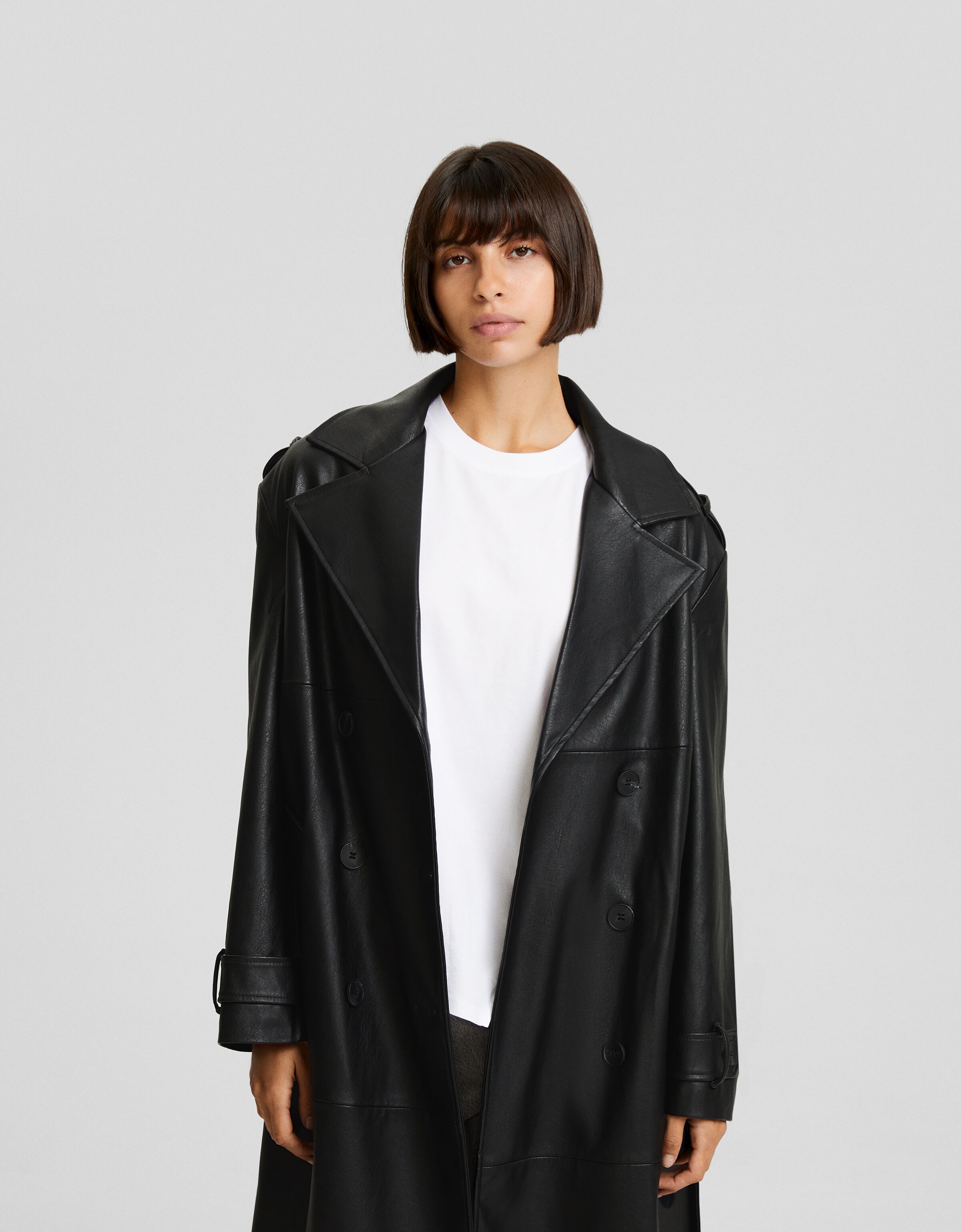 Abrigo trench efecto piel