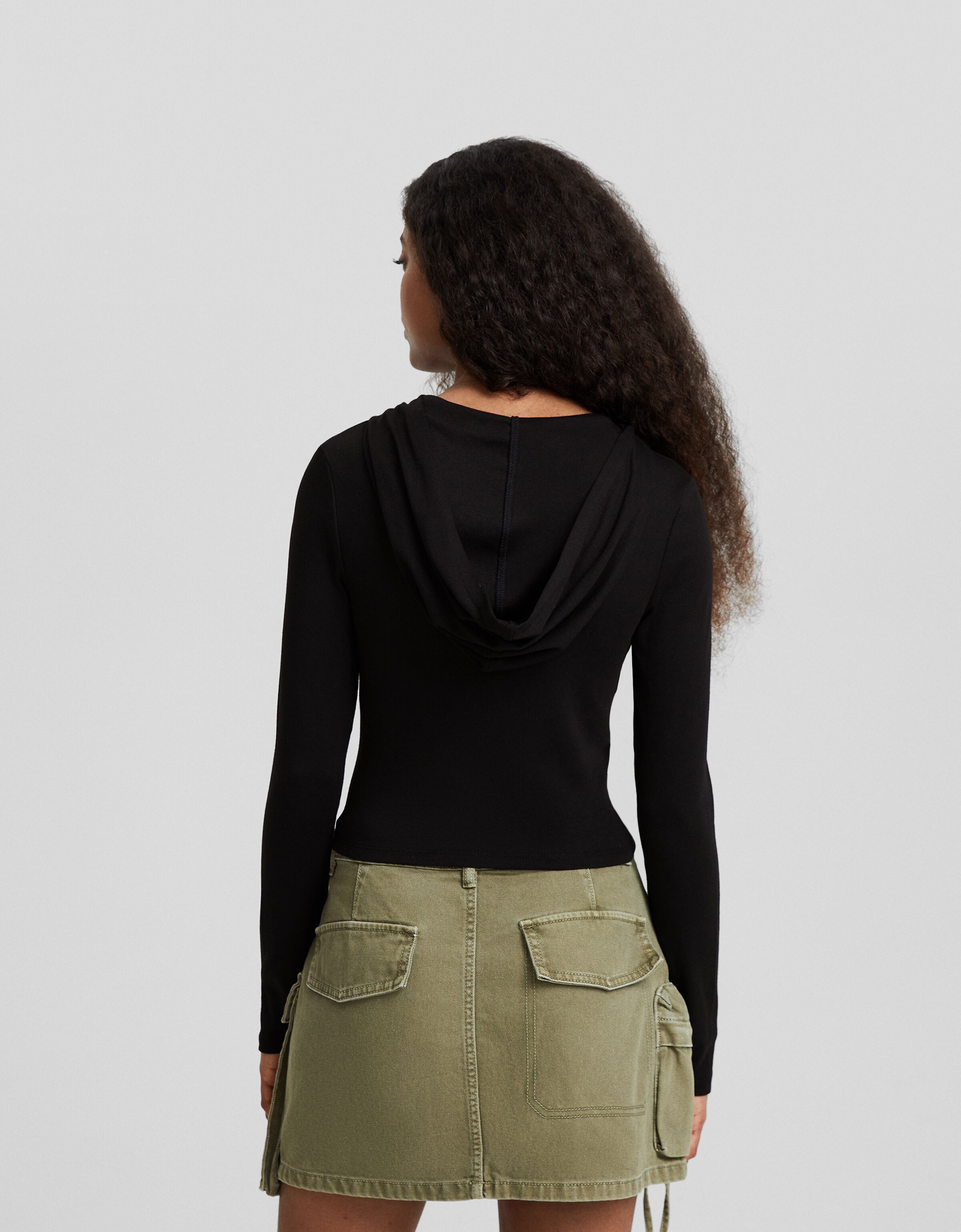 Camiseta manga larga capucha