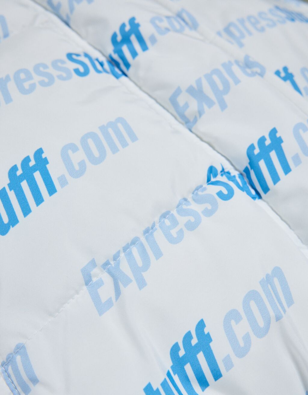 Cazadora SSSTUFFF X BERSHKA acolchada reversible capucha parche print