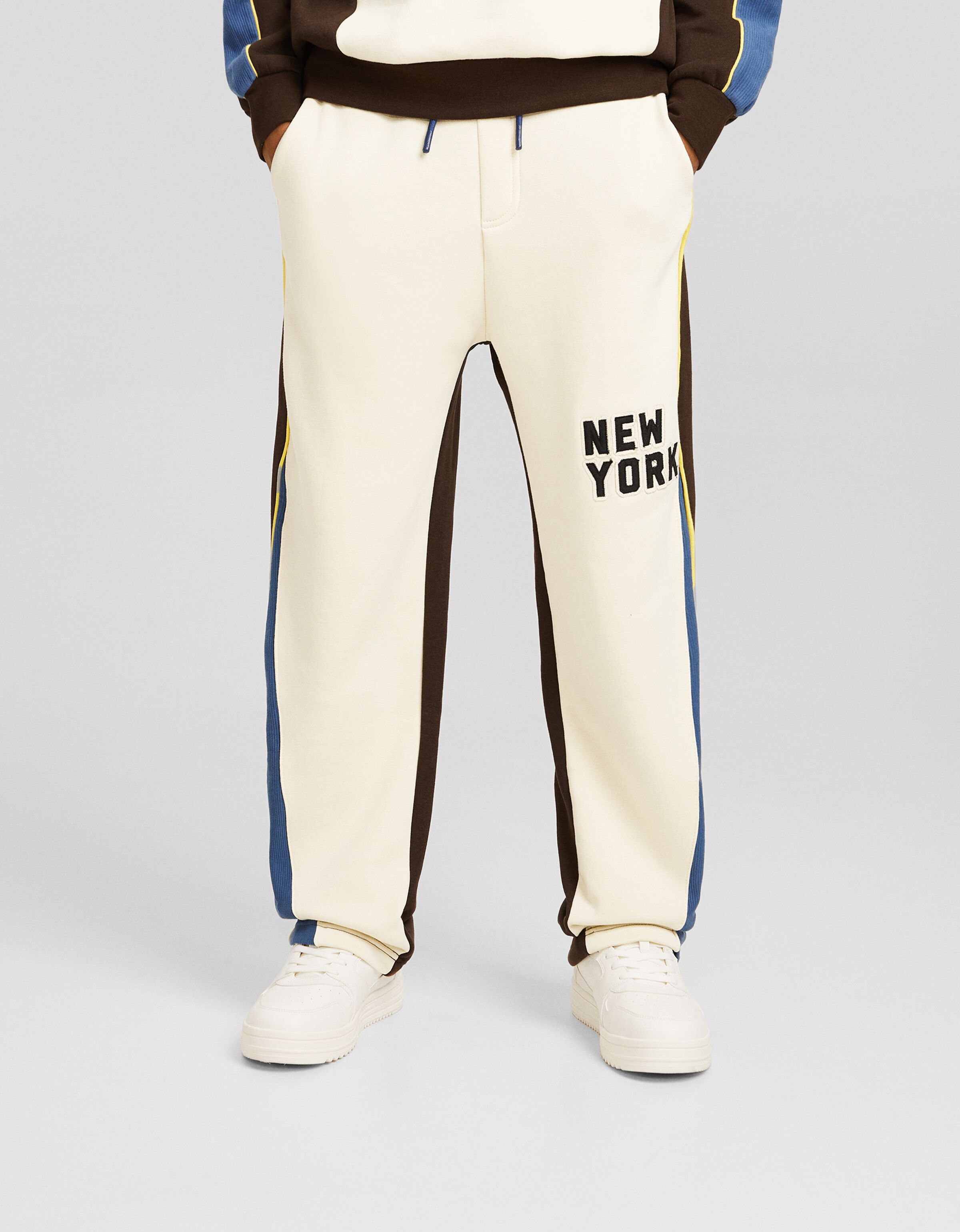 Pantalón wide leg retro print felpa