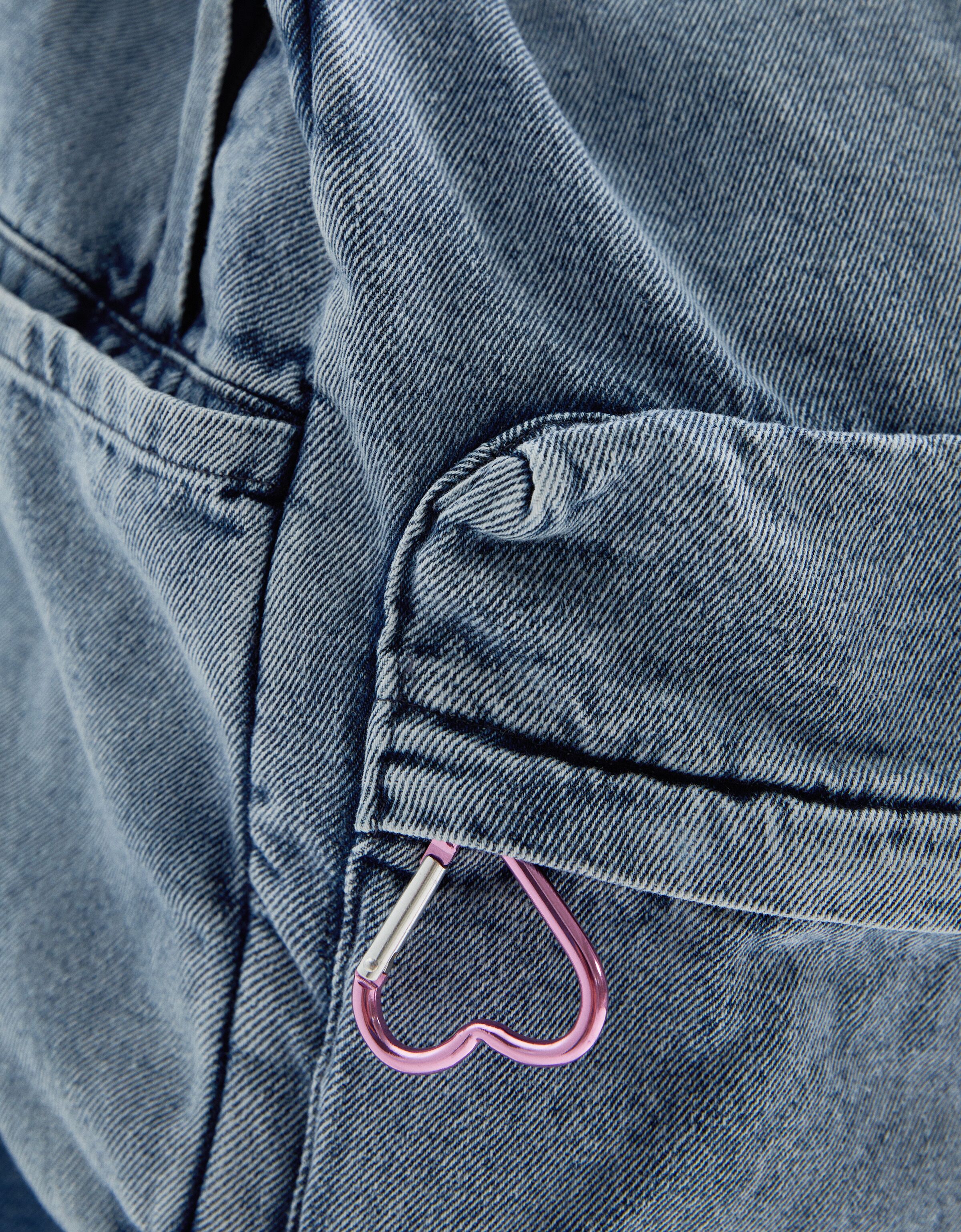 Mochila denim charm corazón