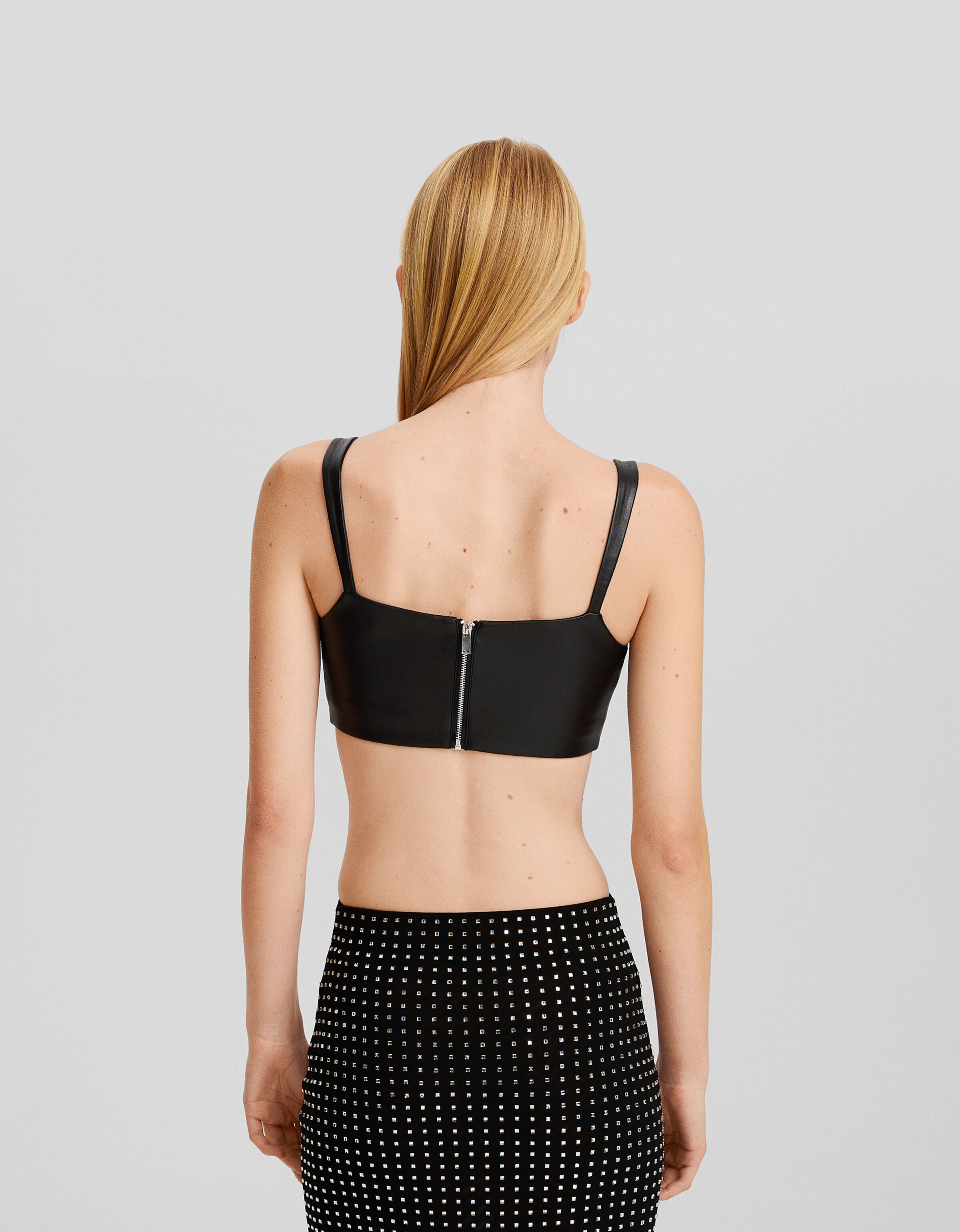 Top tirantes cropped efecto piel espalda cremallera