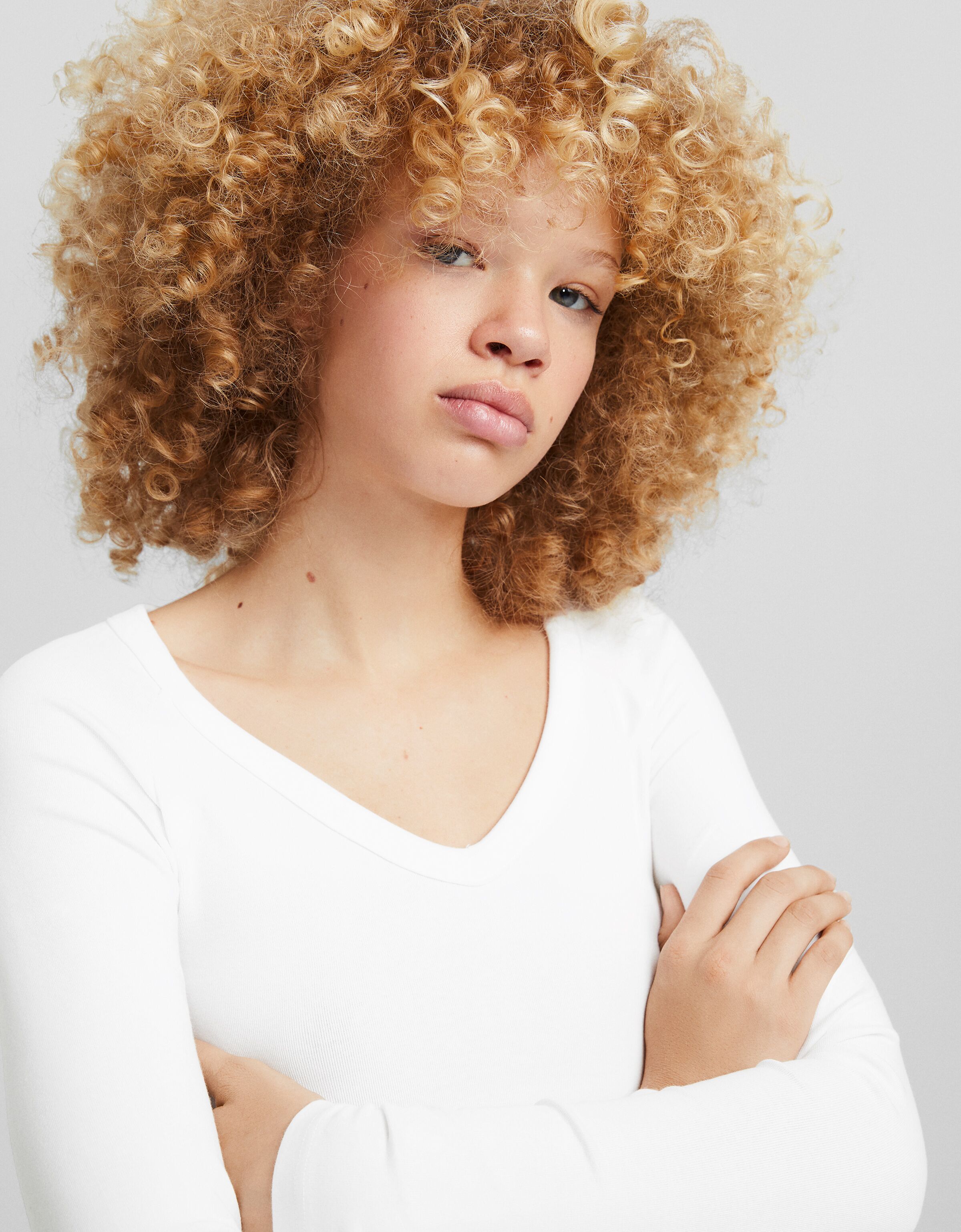 Camiseta manga larga cuello pico