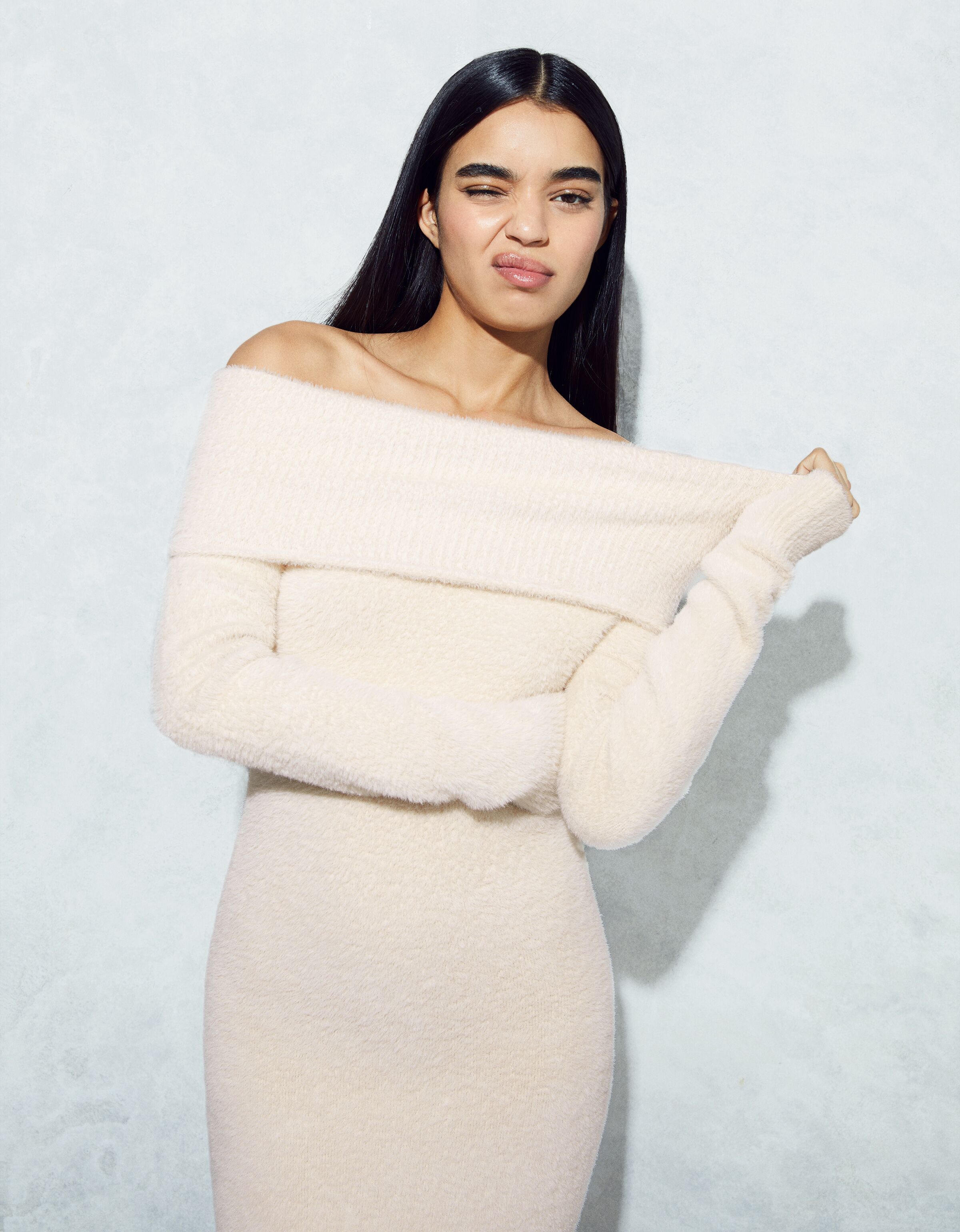 Vestido midi manga larga bardot fuzzy