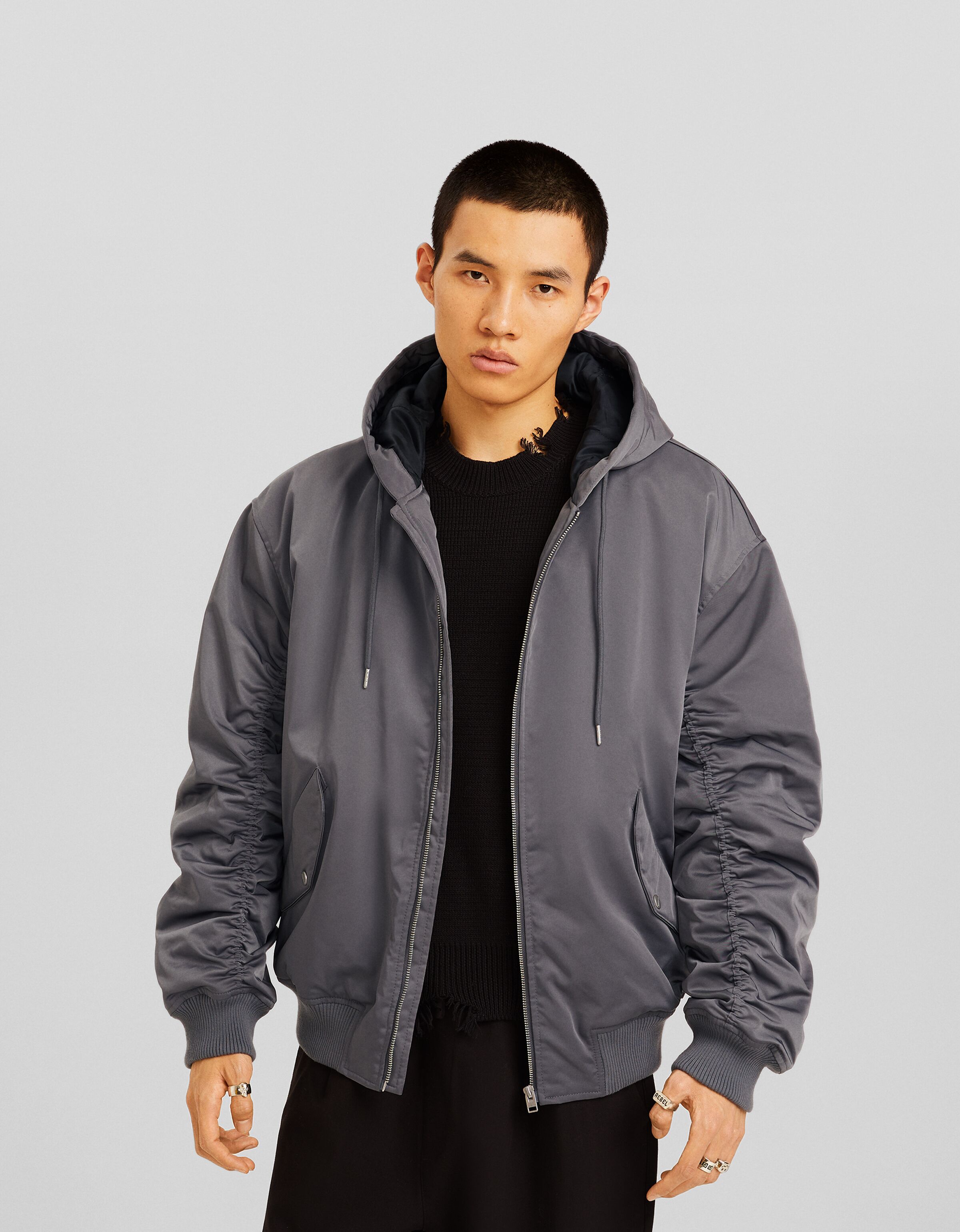 Cazadora capucha bomber oversize