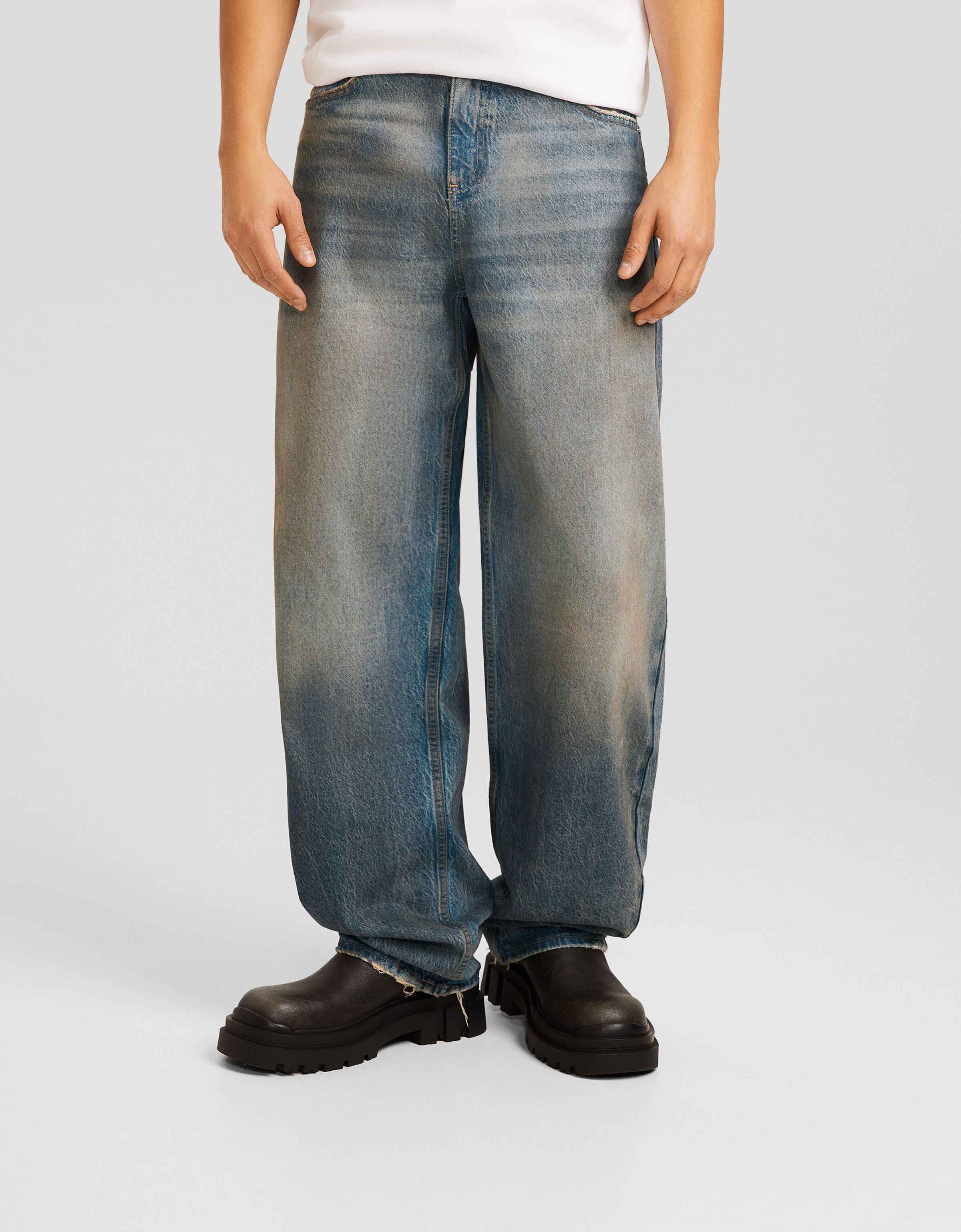 Jeans 90's wide leg efecto lavado rotos