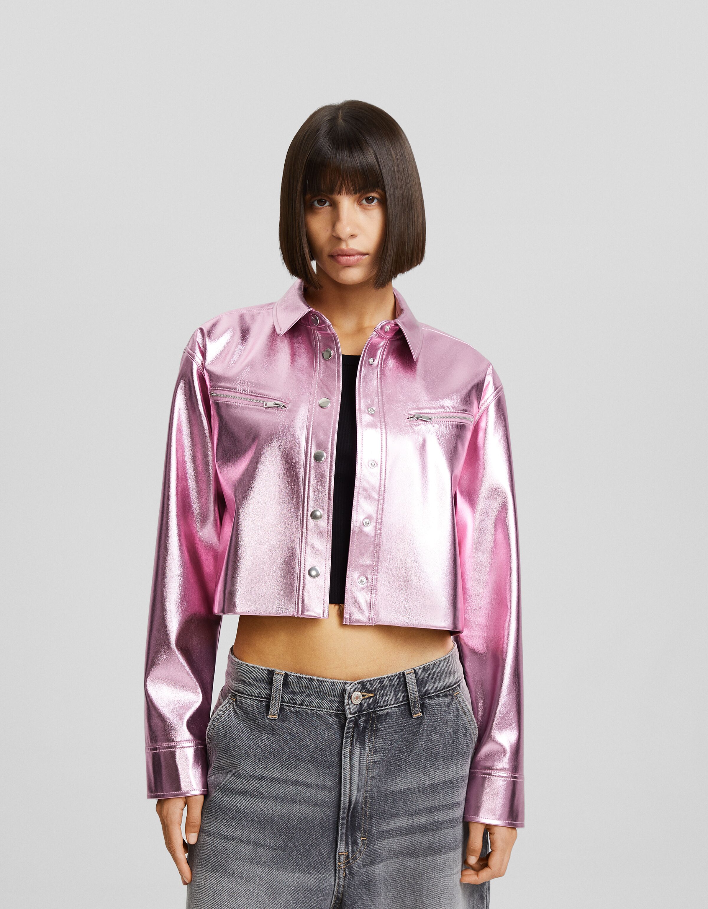 Camisa manga larga cropped efecto piel cremalleras