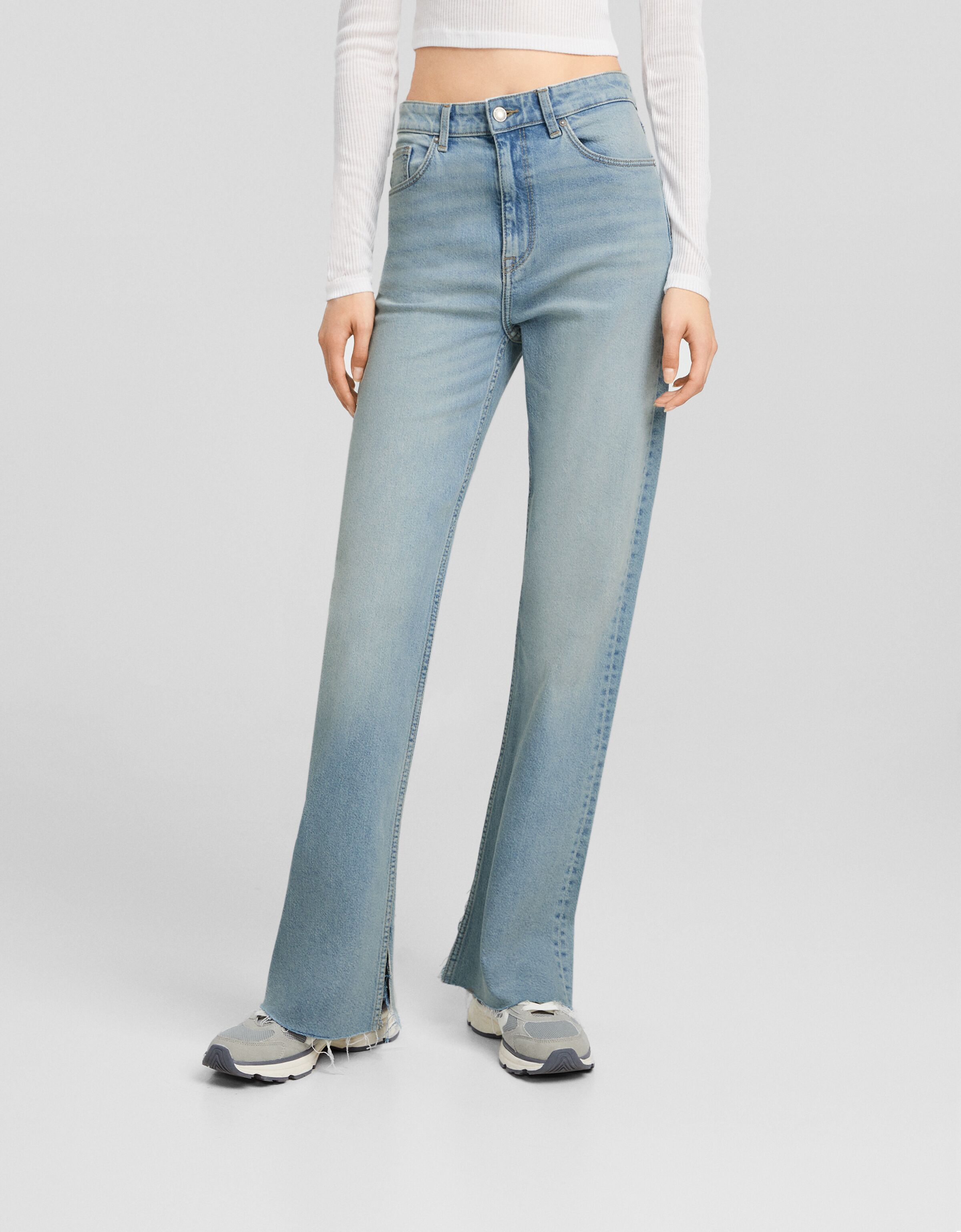 Jeans straight confort abertura lateral