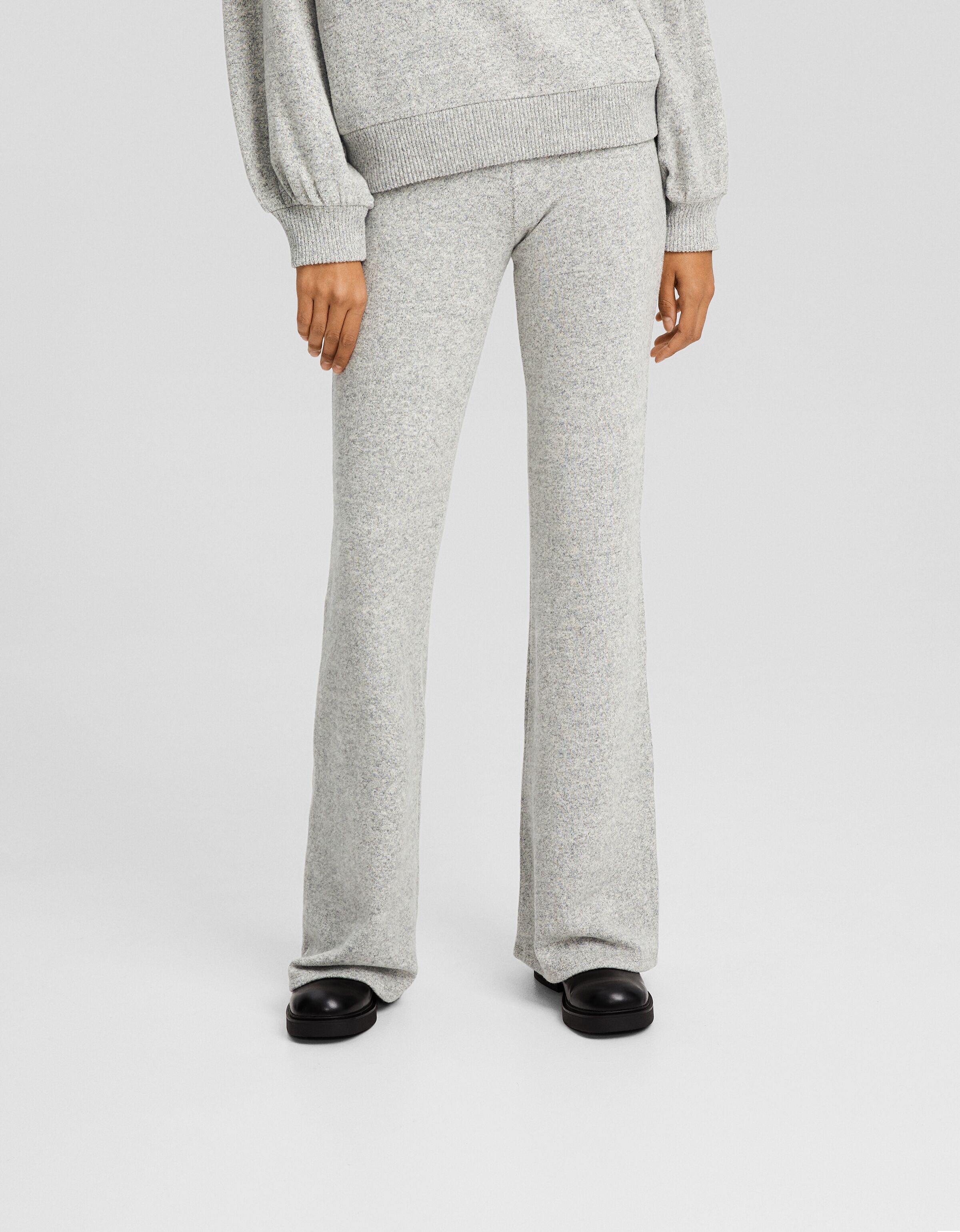 Pantalón flare punto