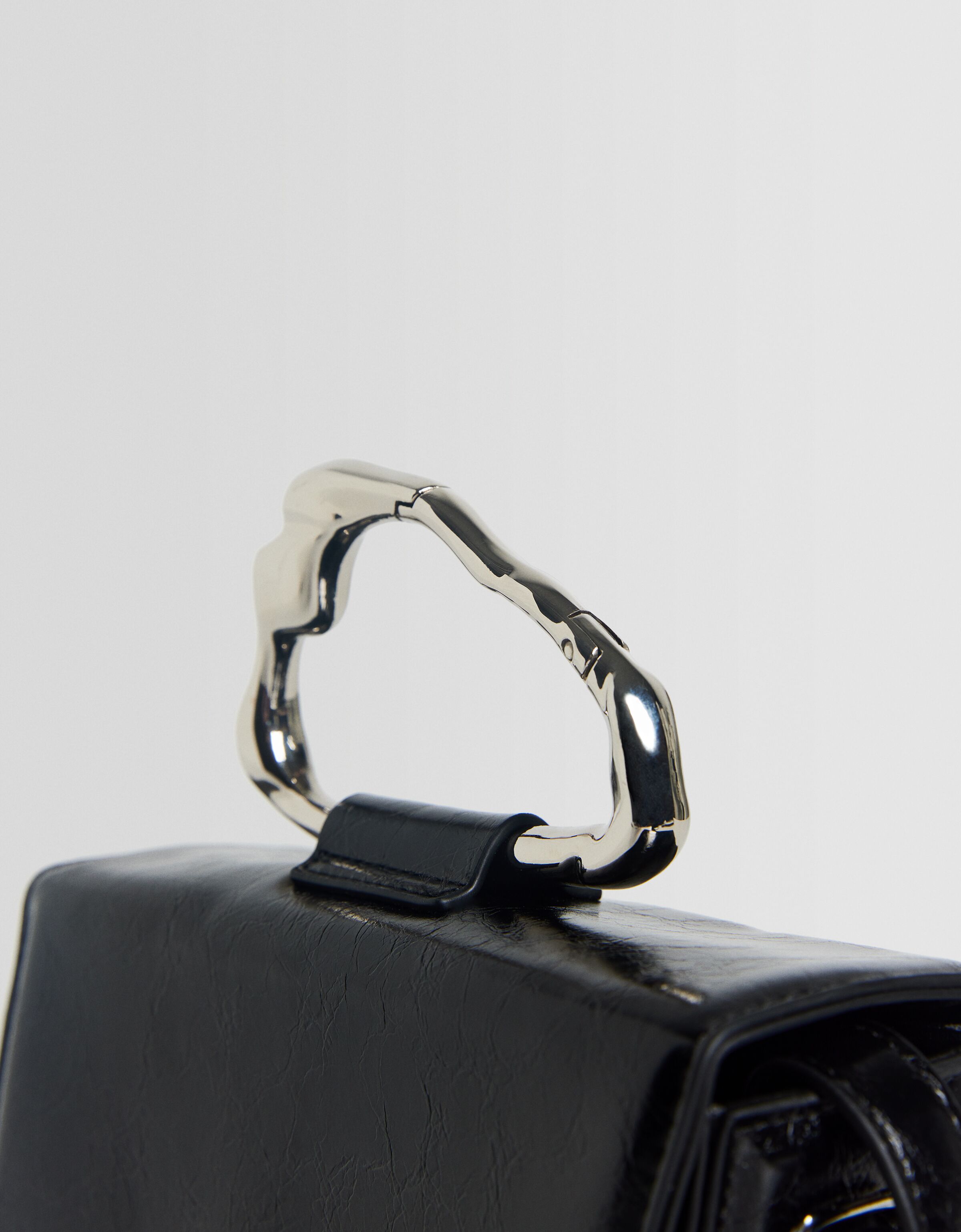 Bolso Generation Bershka crossbody