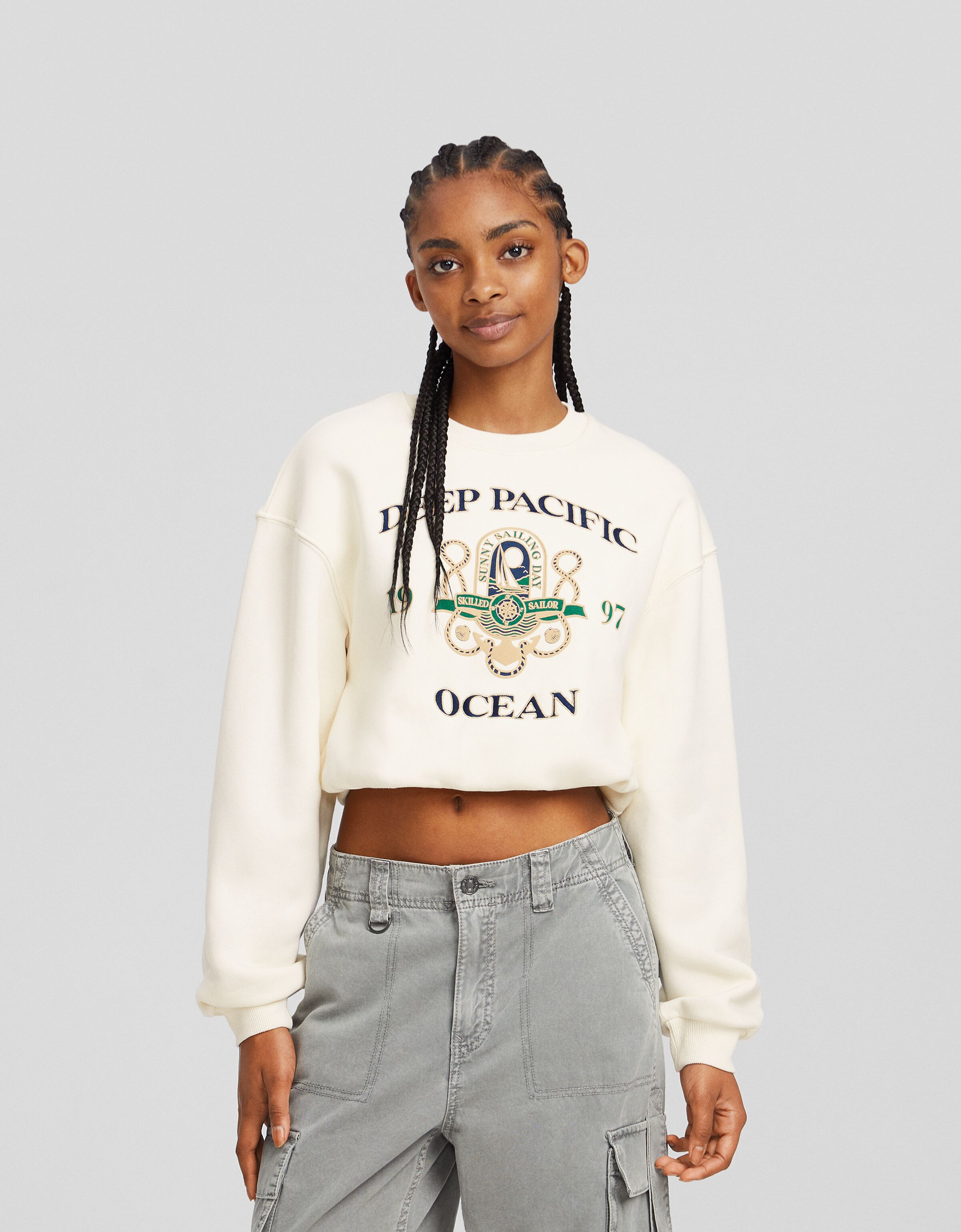 Sudadera oversize bordado