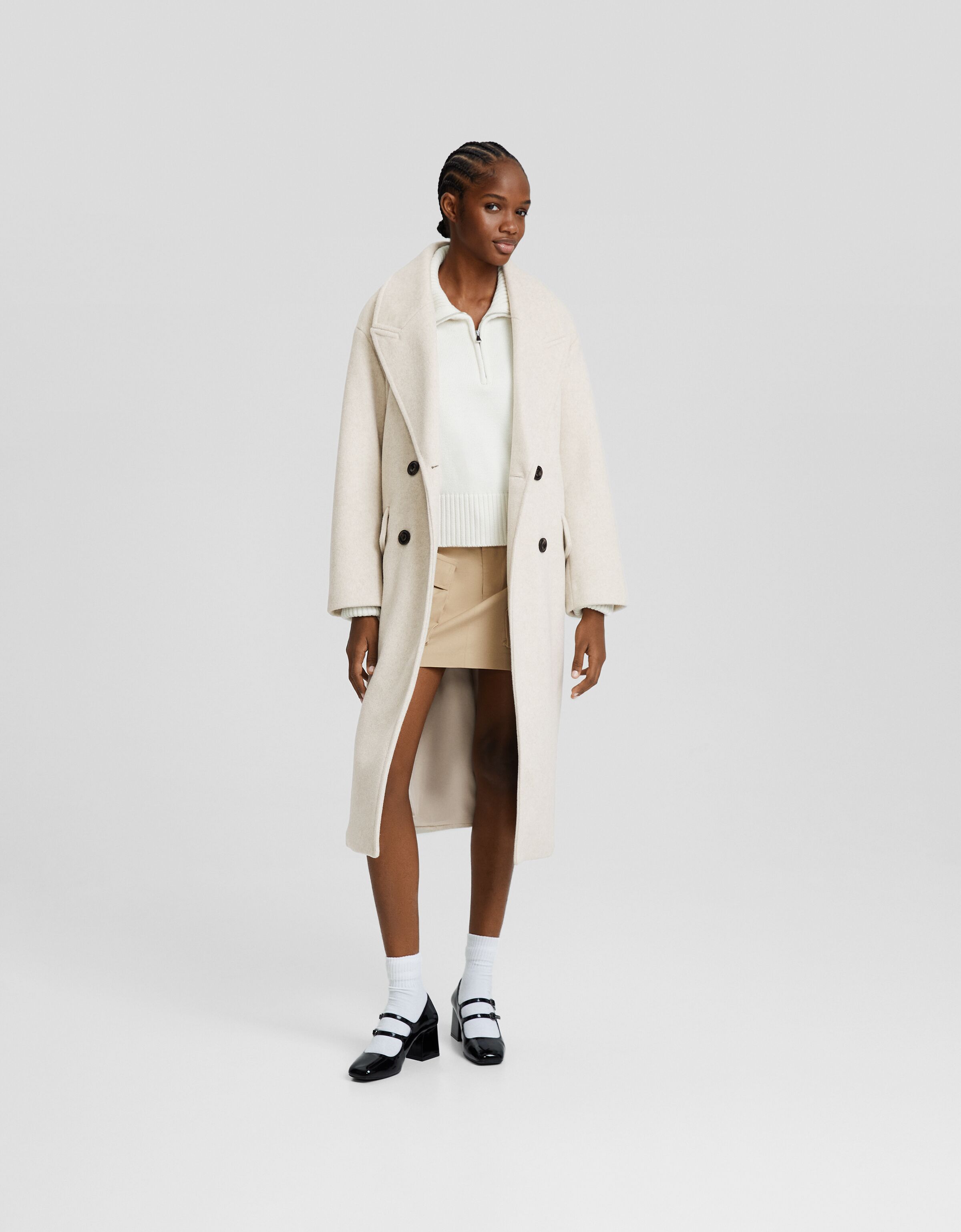 Abrigo largo hombro caído