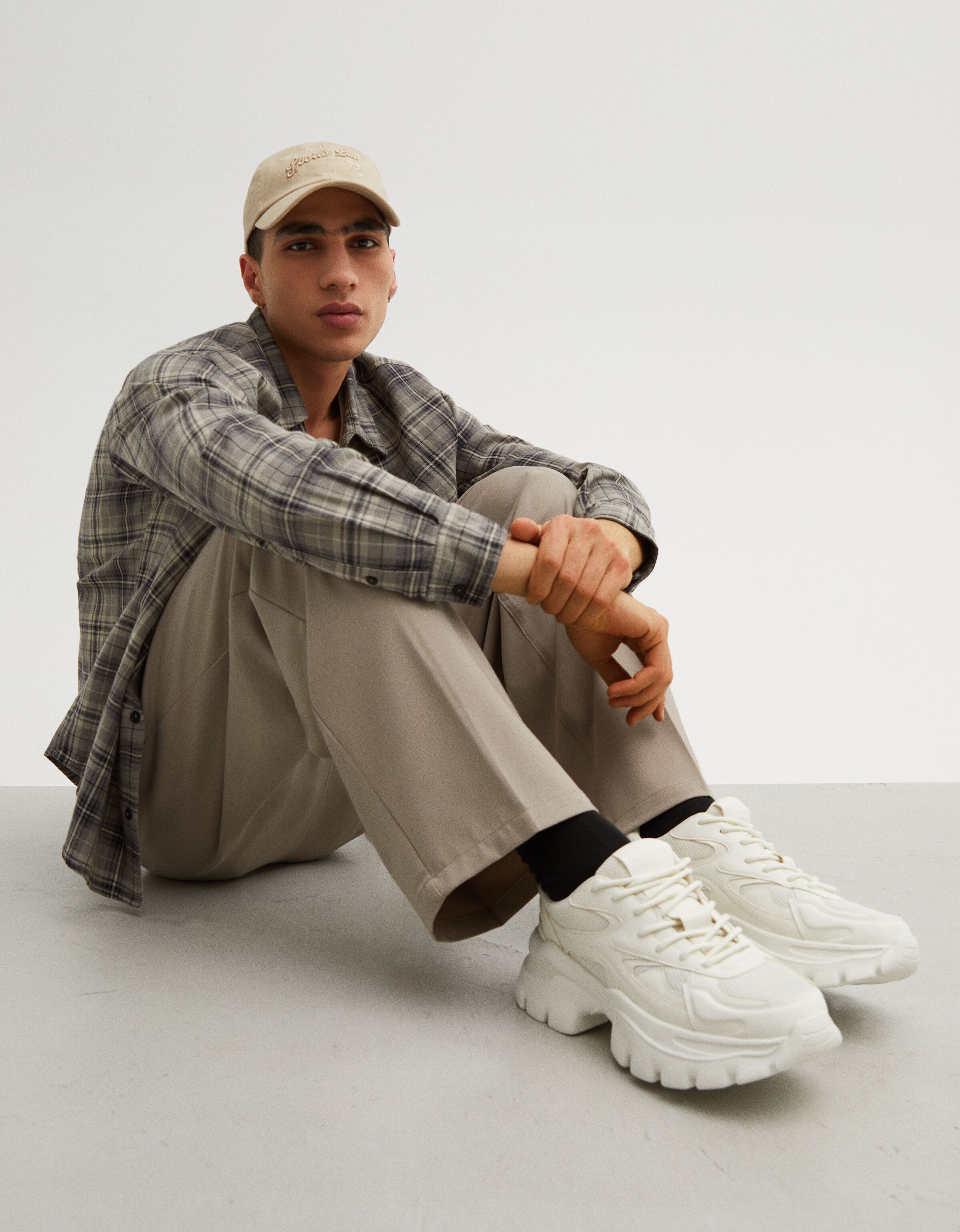 Deportivas combinadas suela tacos