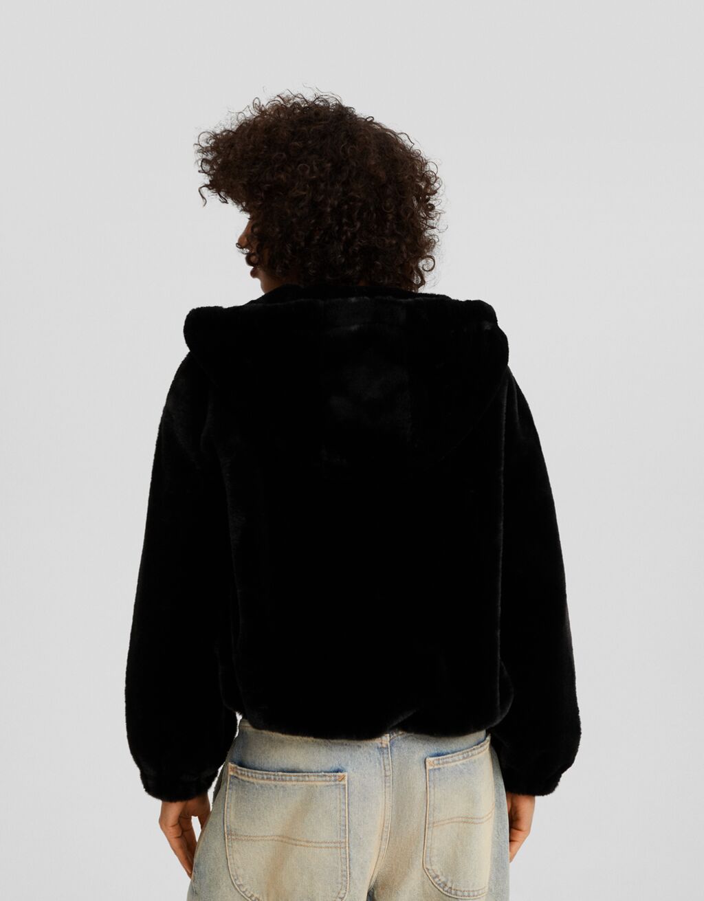 Cazadora capucha teddy