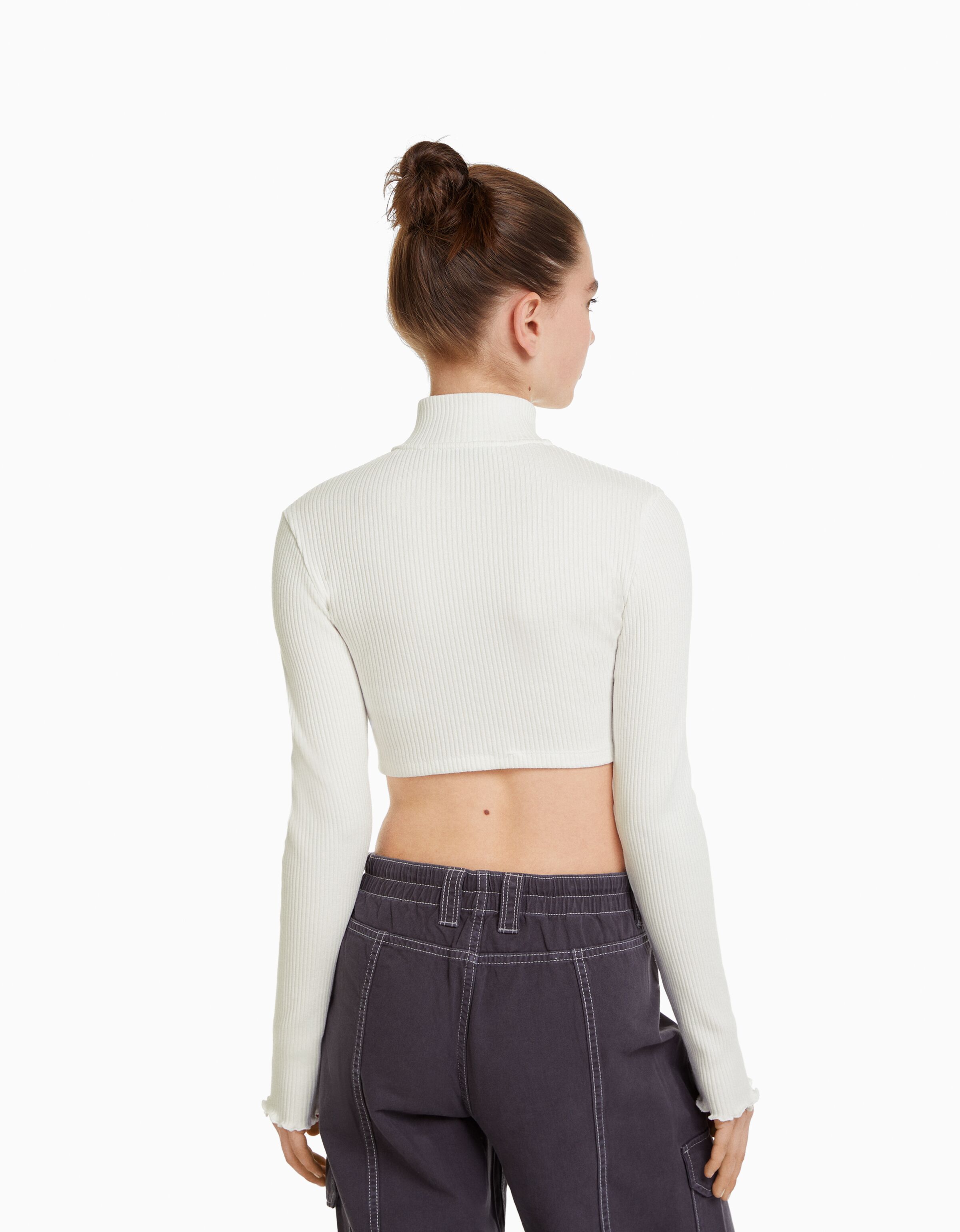 Cárdigan cropped cuello subido cremallera